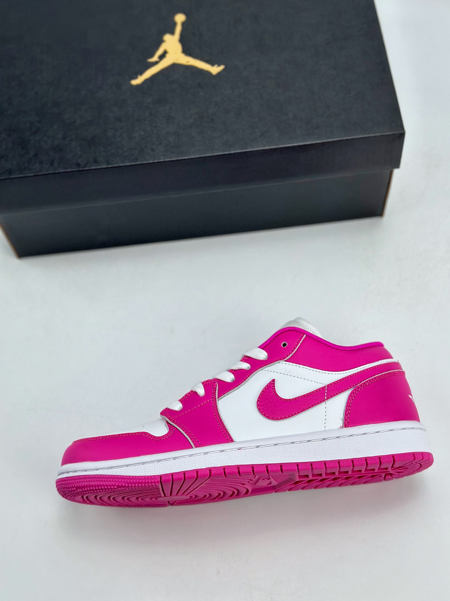 200 Air Jordan 1 Retro Low WMNS 白粉 FV8486-600