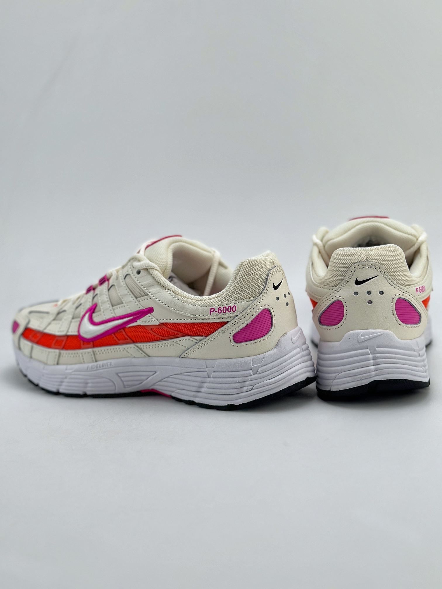 210 Nike P-6000 Initiator Running 耐克INS 白粉 复古休闲运动老爹鞋 CW1351-100