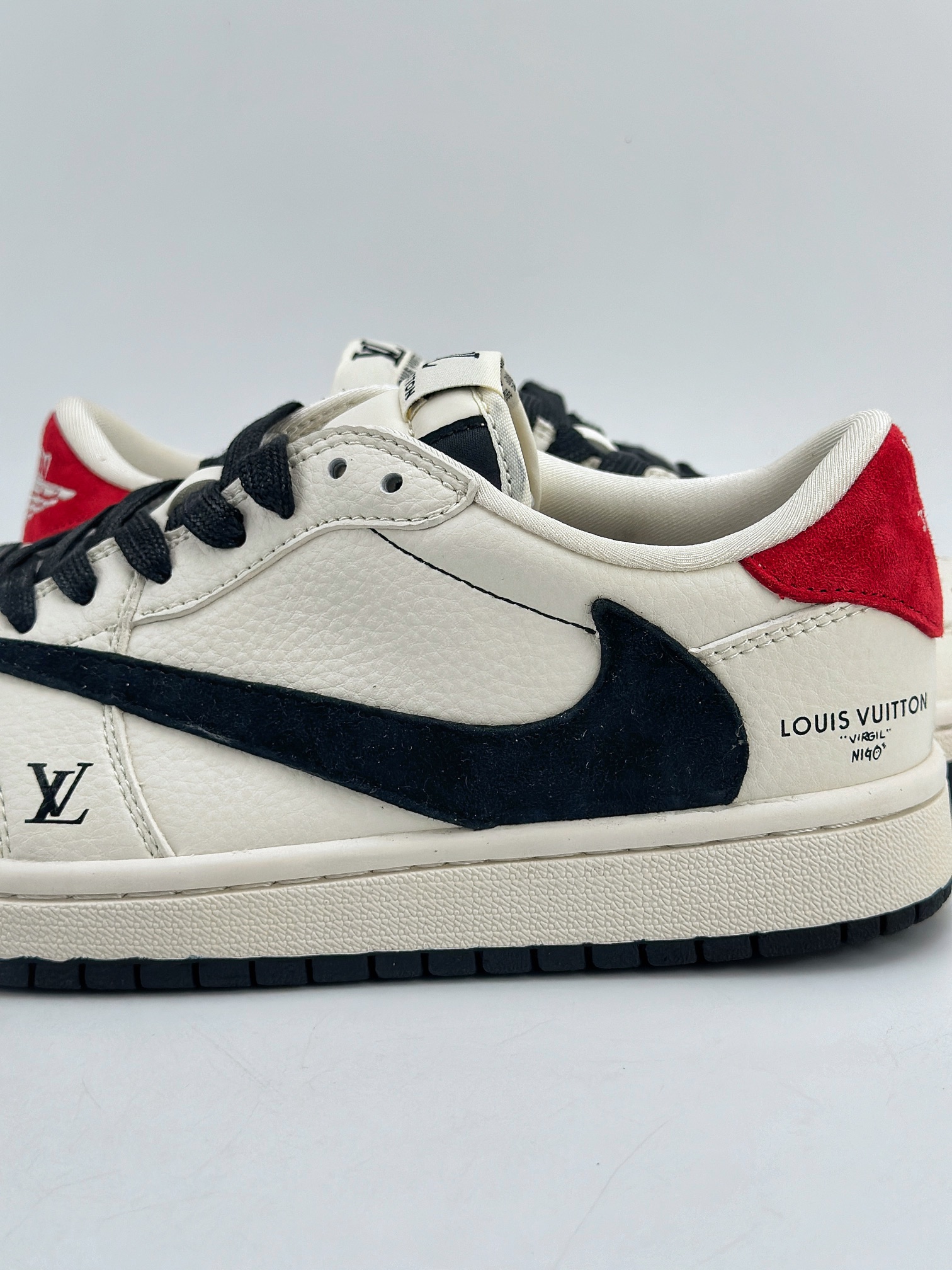 280 Air Jordan 1 Retro Low x Louis Vuitton x Travis Scott 三方联名白黑红 LX1988-700