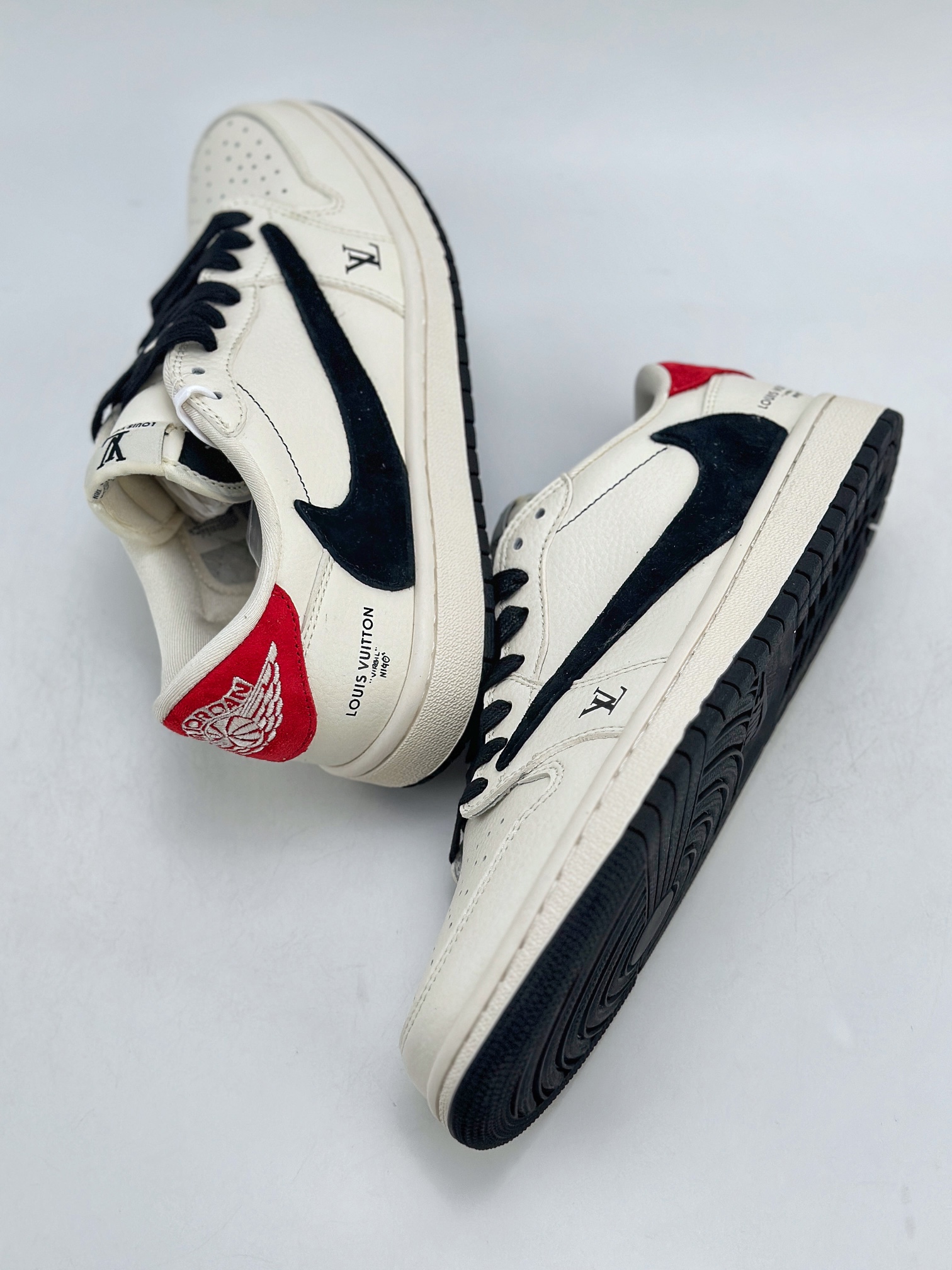 280 Air Jordan 1 Retro Low x Louis Vuitton x Travis Scott 三方联名白黑红 LX1988-700