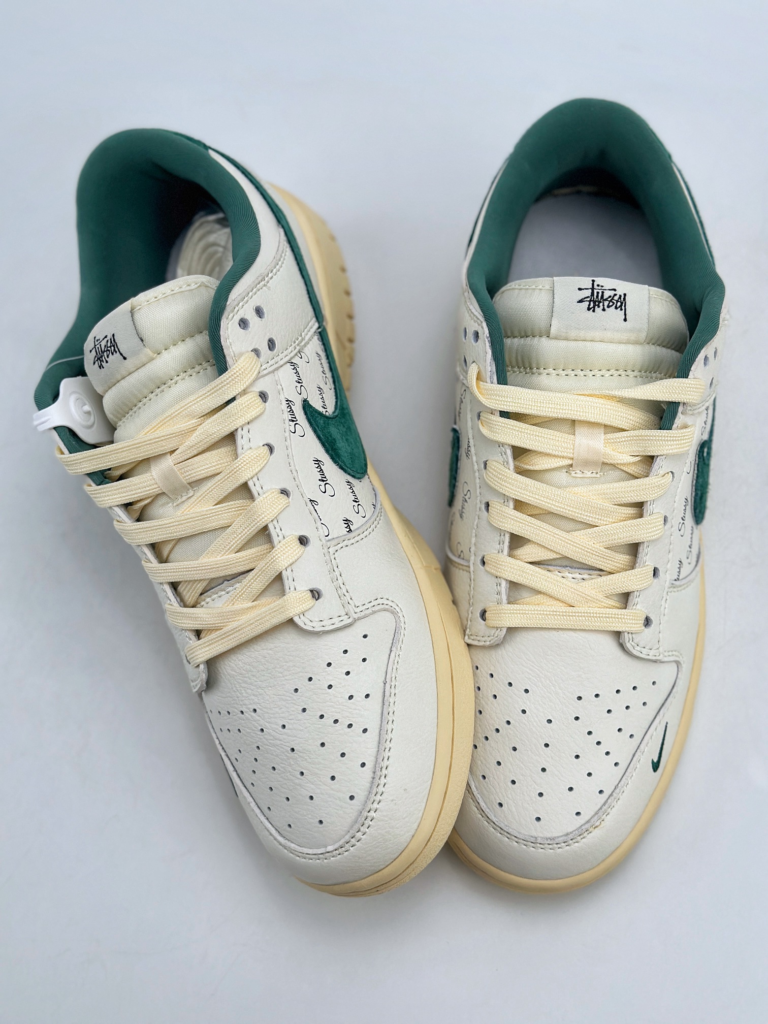 280 Nike SB Dunk Low x Stussy 斯图西米白绿三钩 CF3688-006