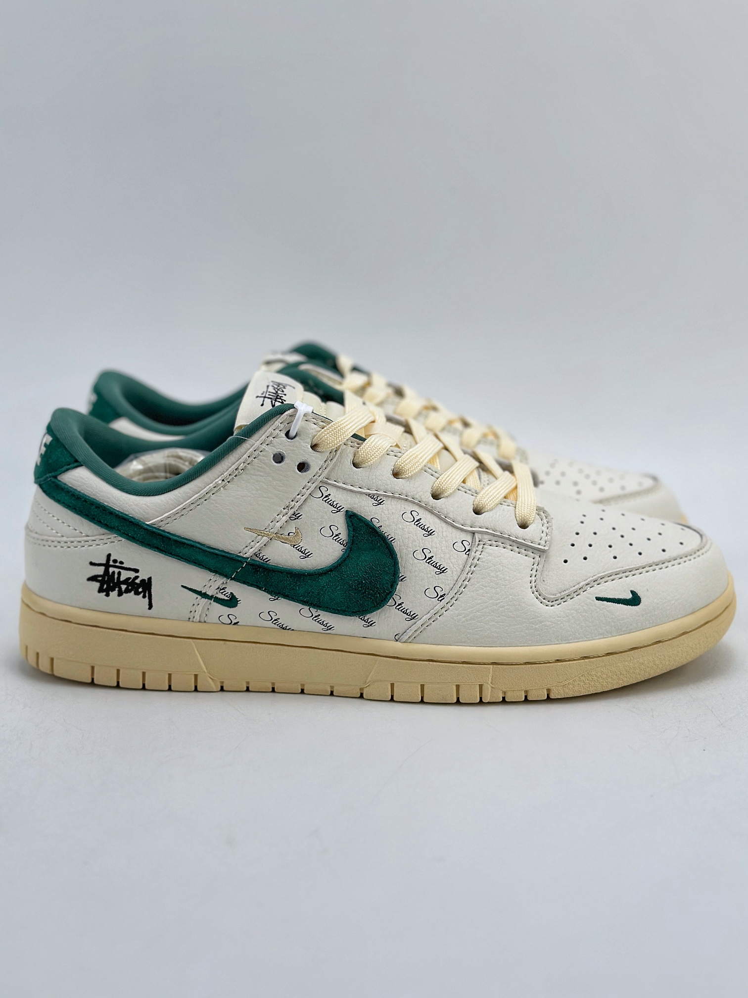 280 Nike SB Dunk Low x Stussy 斯图西米白绿三钩 CF3688-006