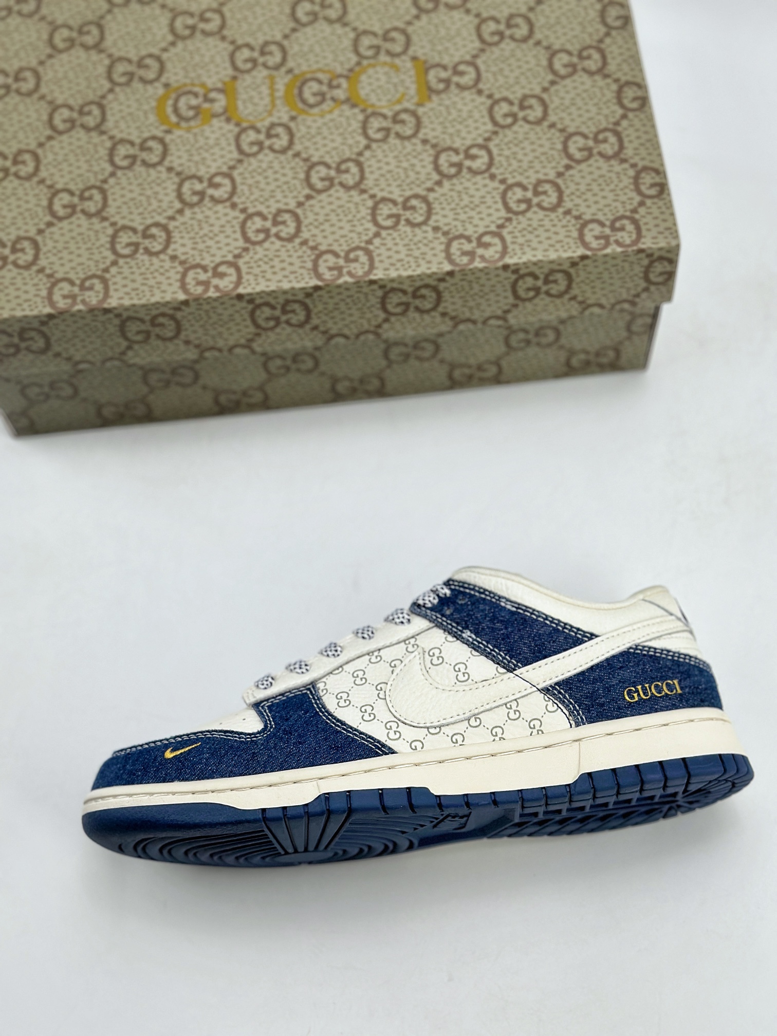 280 Nike SB Dunk Low x GUCCI 米白蓝牛仔布满天星 FC1688-141