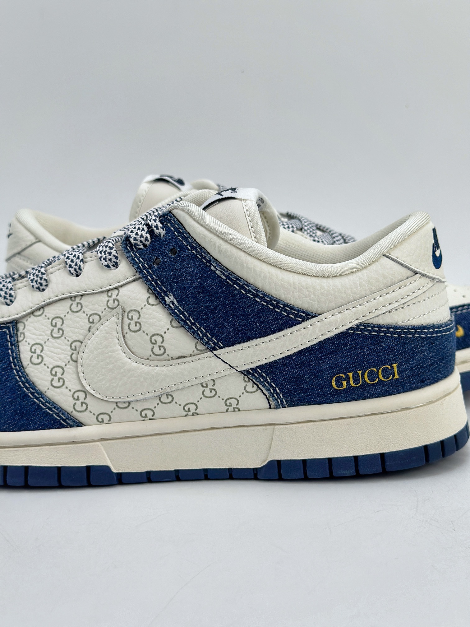 280 Nike SB Dunk Low x GUCCI 米白蓝牛仔布满天星 FC1688-141