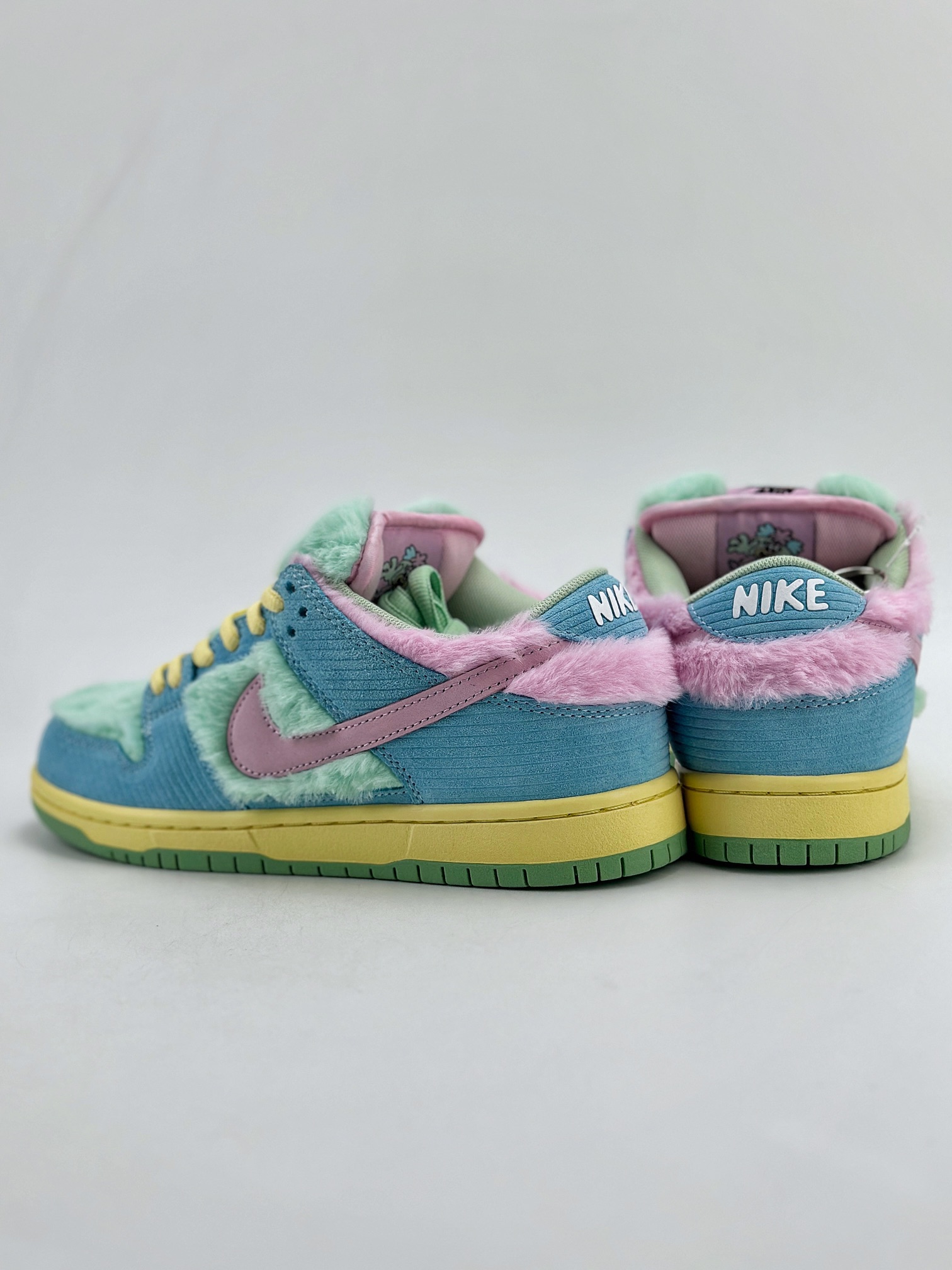 420 Nike SB Dunk Low x Verdy 绒毛蓝粉绿 FN6040-400