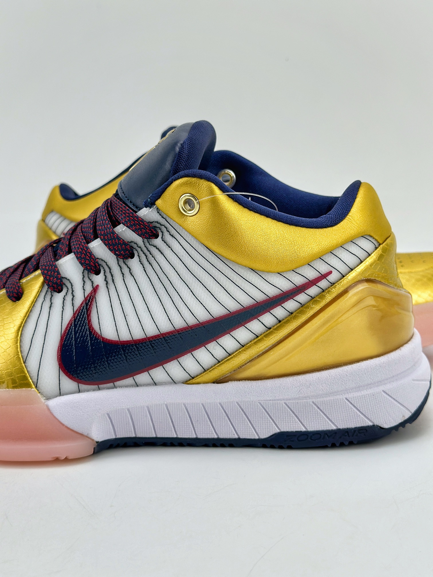 270 NK Zoom Kobe 4 Gold Medal 科比4代 实战篮球鞋  CQ3869-107