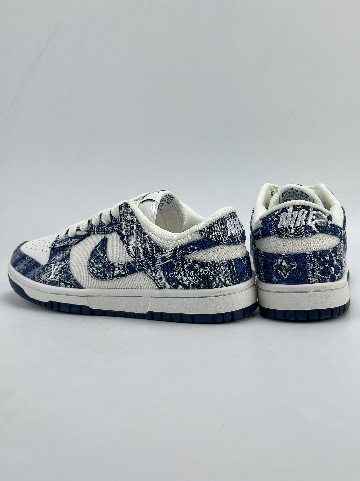 280 Nike SB Dunk Low x Louis Vuitton 白蓝牛仔布 JH8040-942