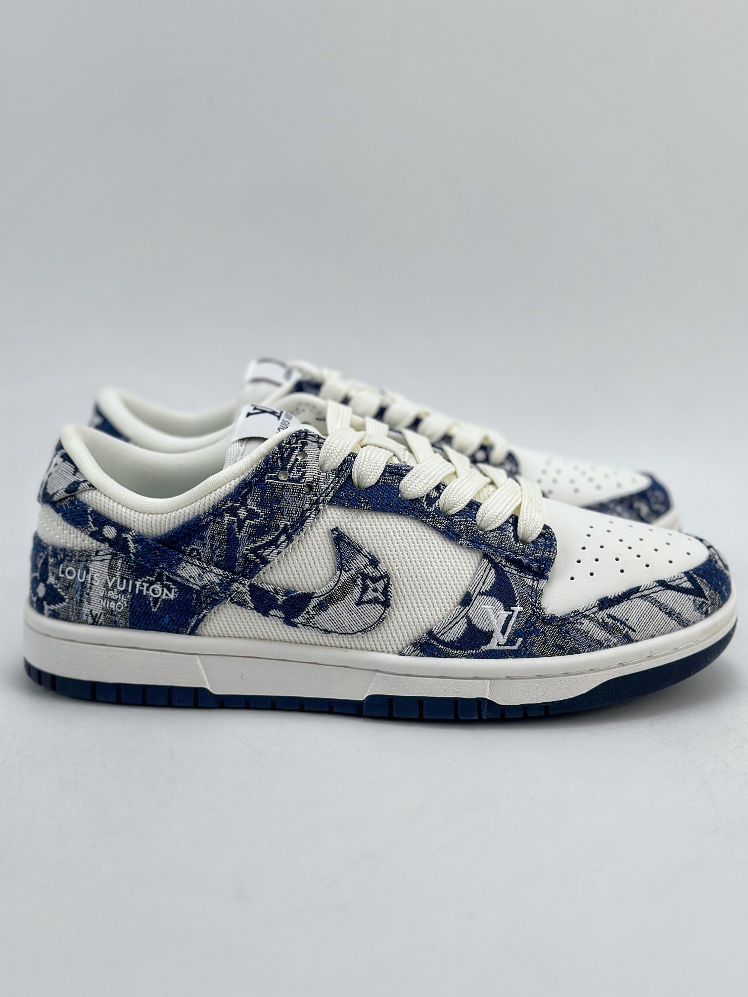 280 Nike SB Dunk Low x Louis Vuitton 白蓝牛仔布 JH8040-942