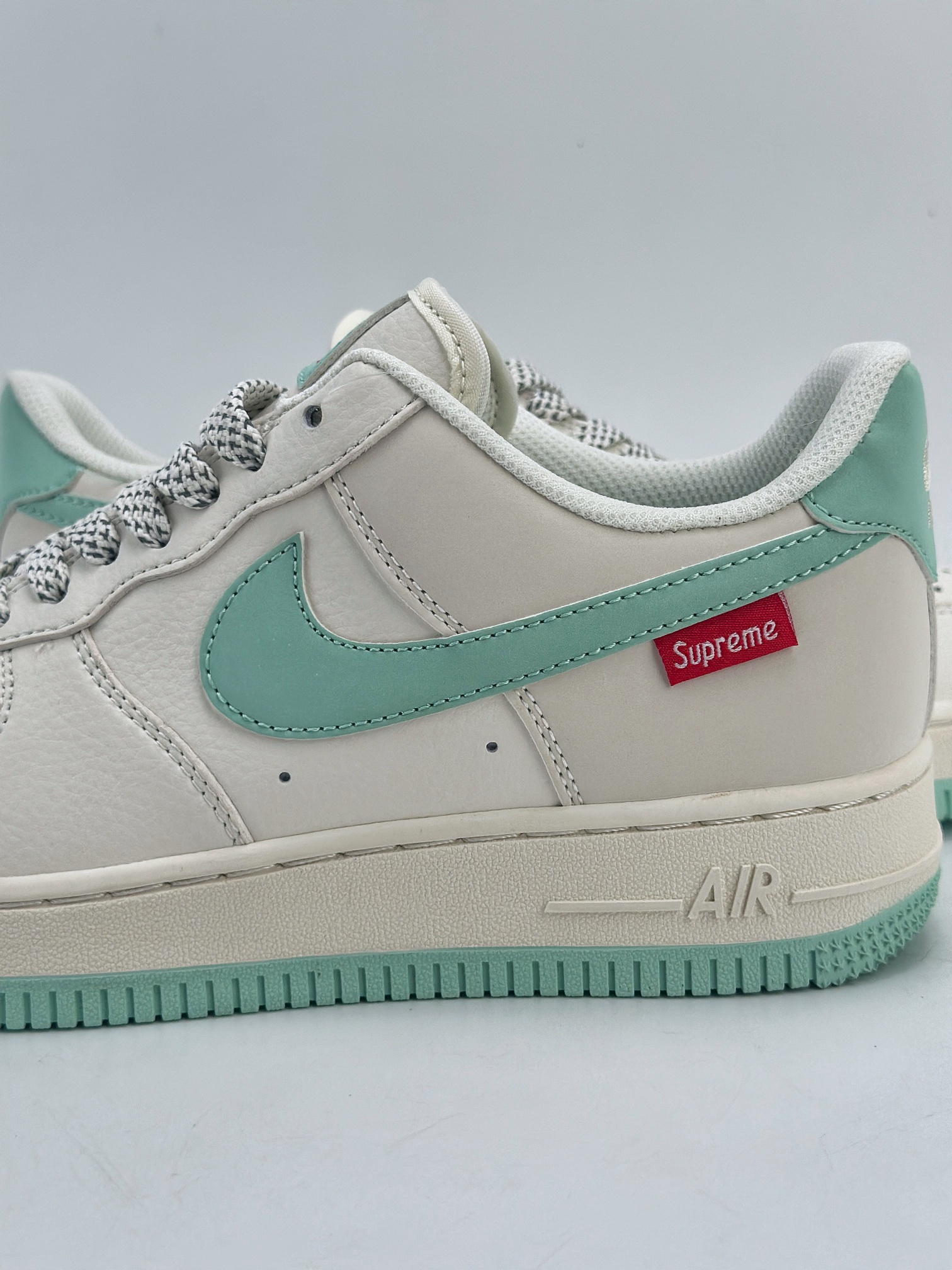 260 Nike Air Force 1 Low 07 x Supreme 白浅绿满天星HD1968-023