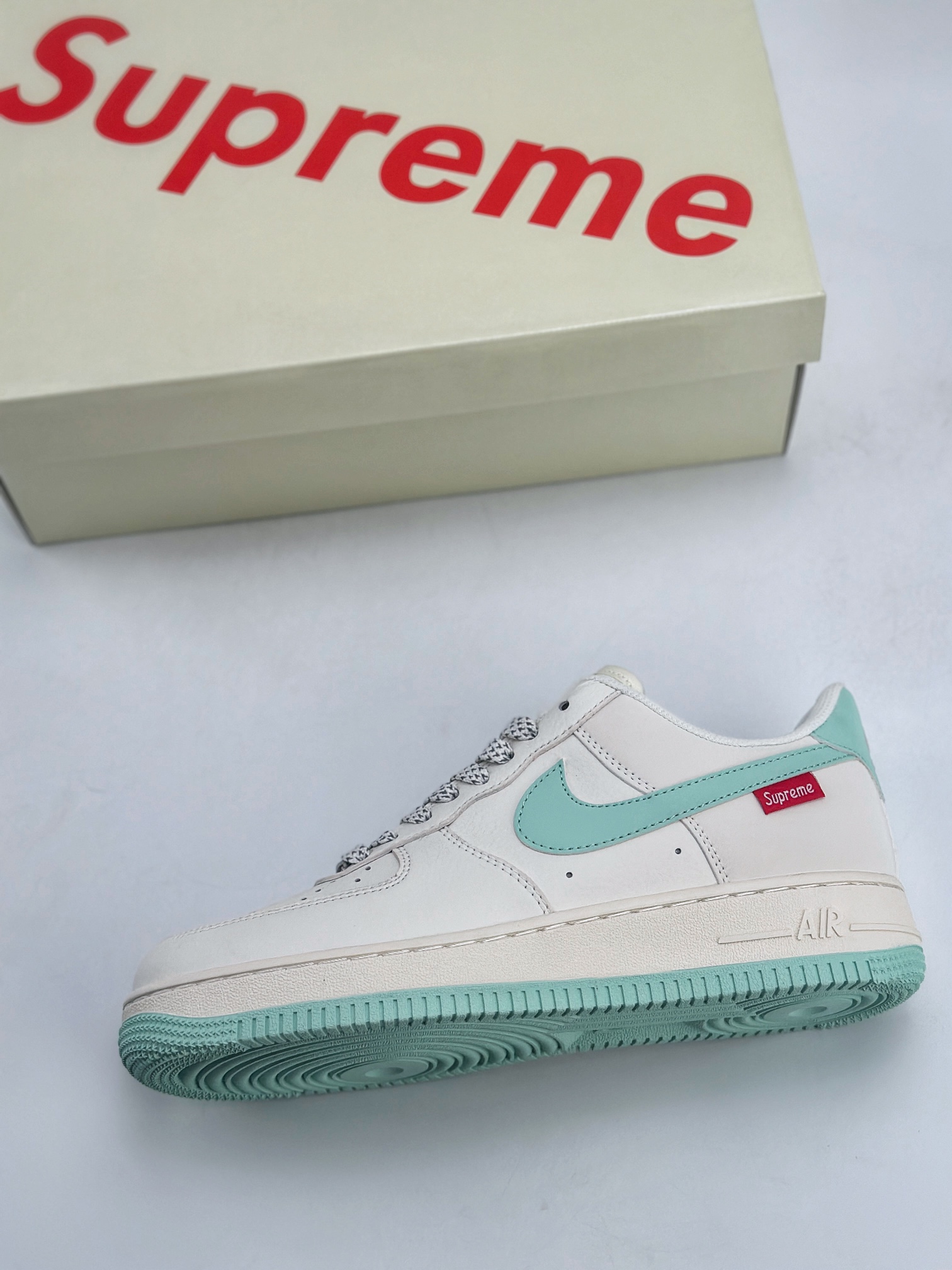 260 Nike Air Force 1 Low 07 x Supreme 白浅绿满天星HD1968-023