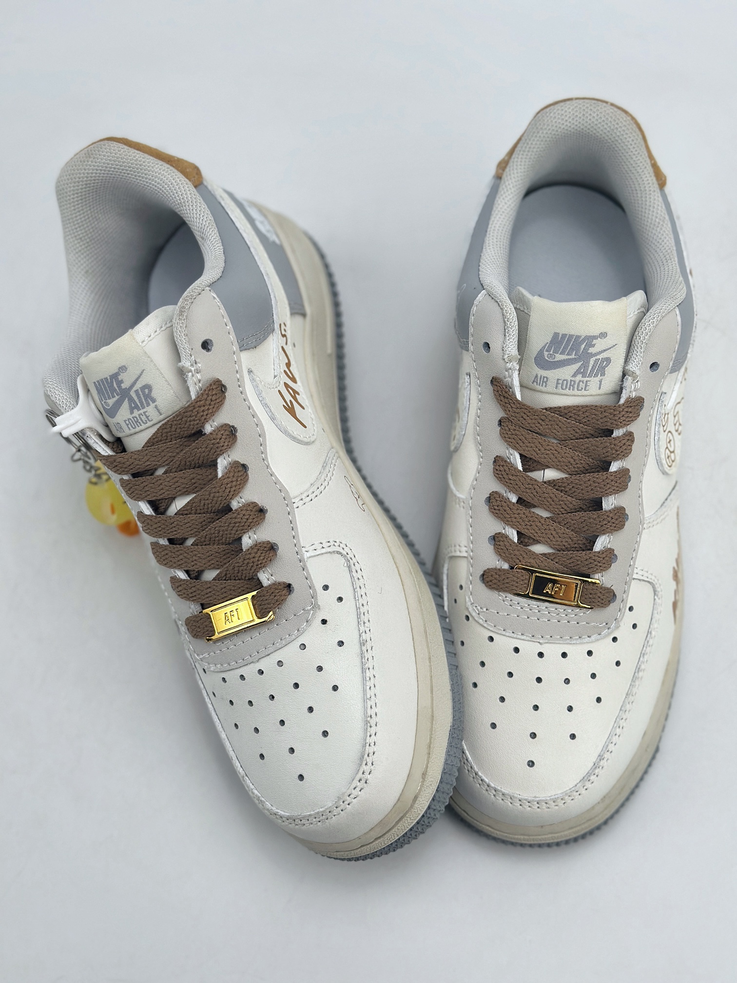 240 Nike Air Force 1 Low 07 x KAWS 涂鸦白灰黄 CW2288-207