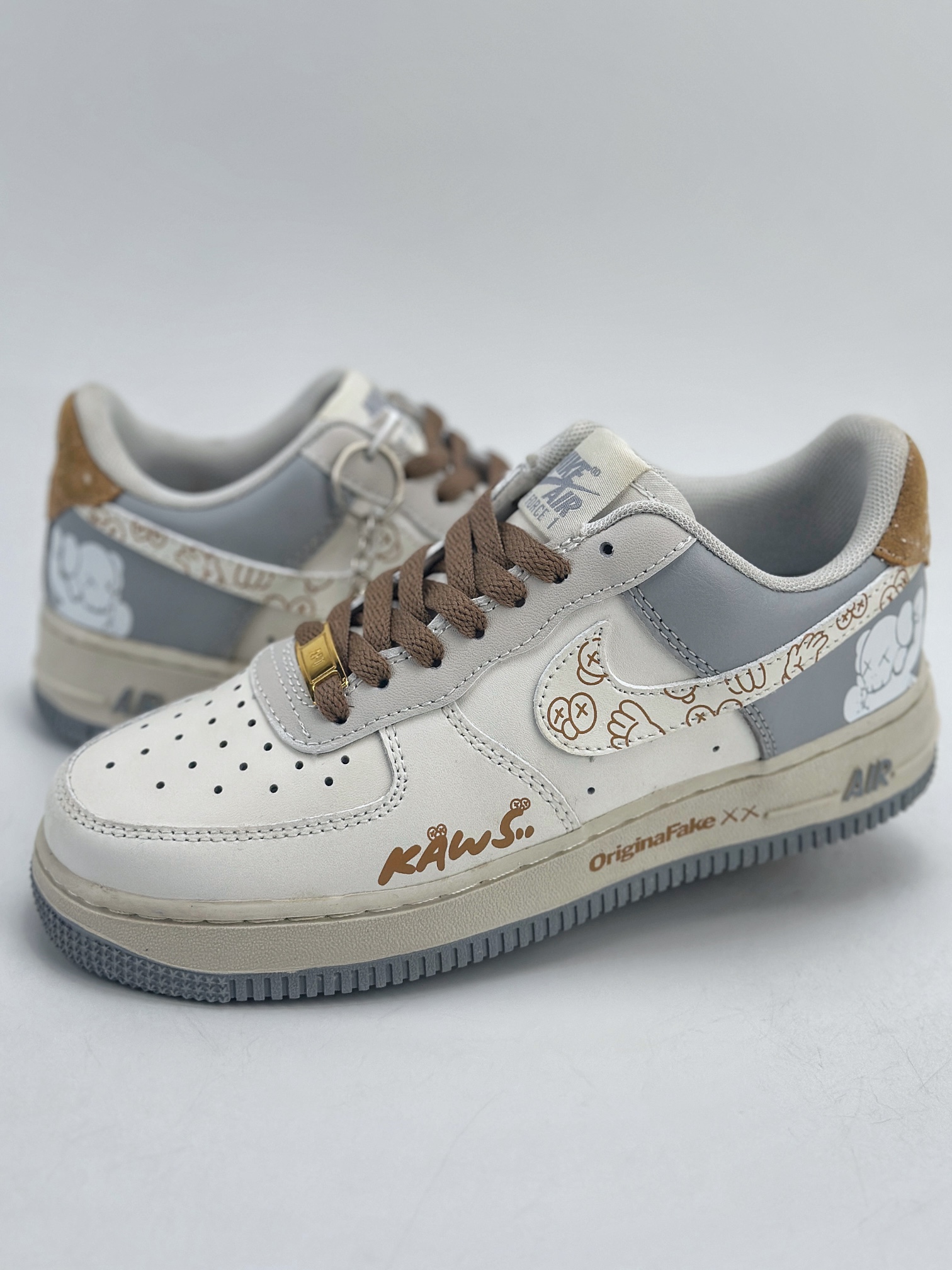 240 Nike Air Force 1 Low 07 x KAWS 涂鸦白灰黄 CW2288-207
