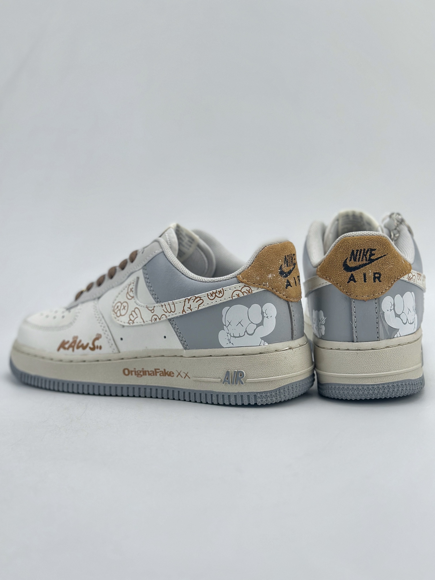 240 Nike Air Force 1 Low 07 x KAWS 涂鸦白灰黄 CW2288-207