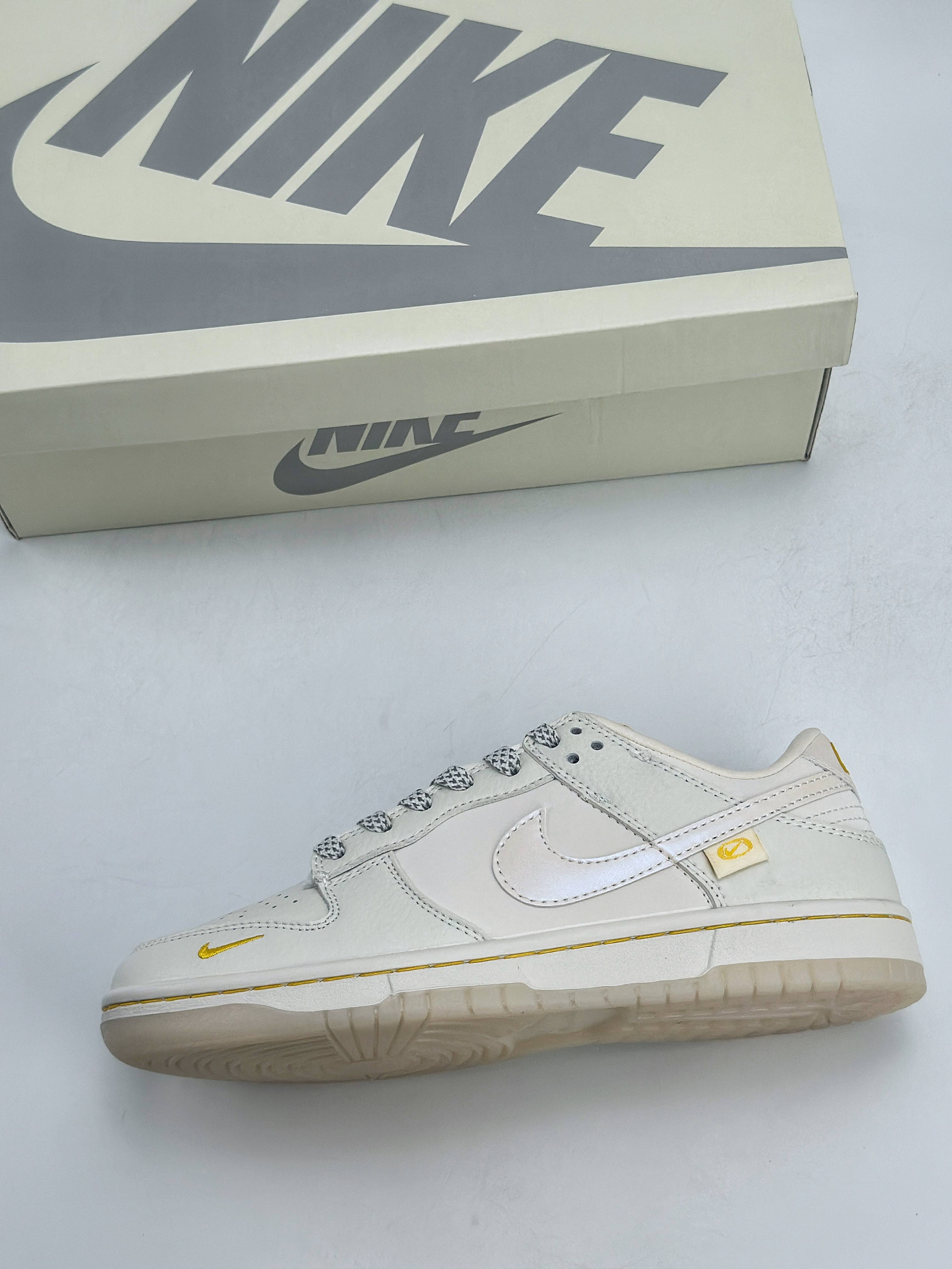 280 Nike SB Dunk Low 米白浅黄珠光满天星 XB3802-347