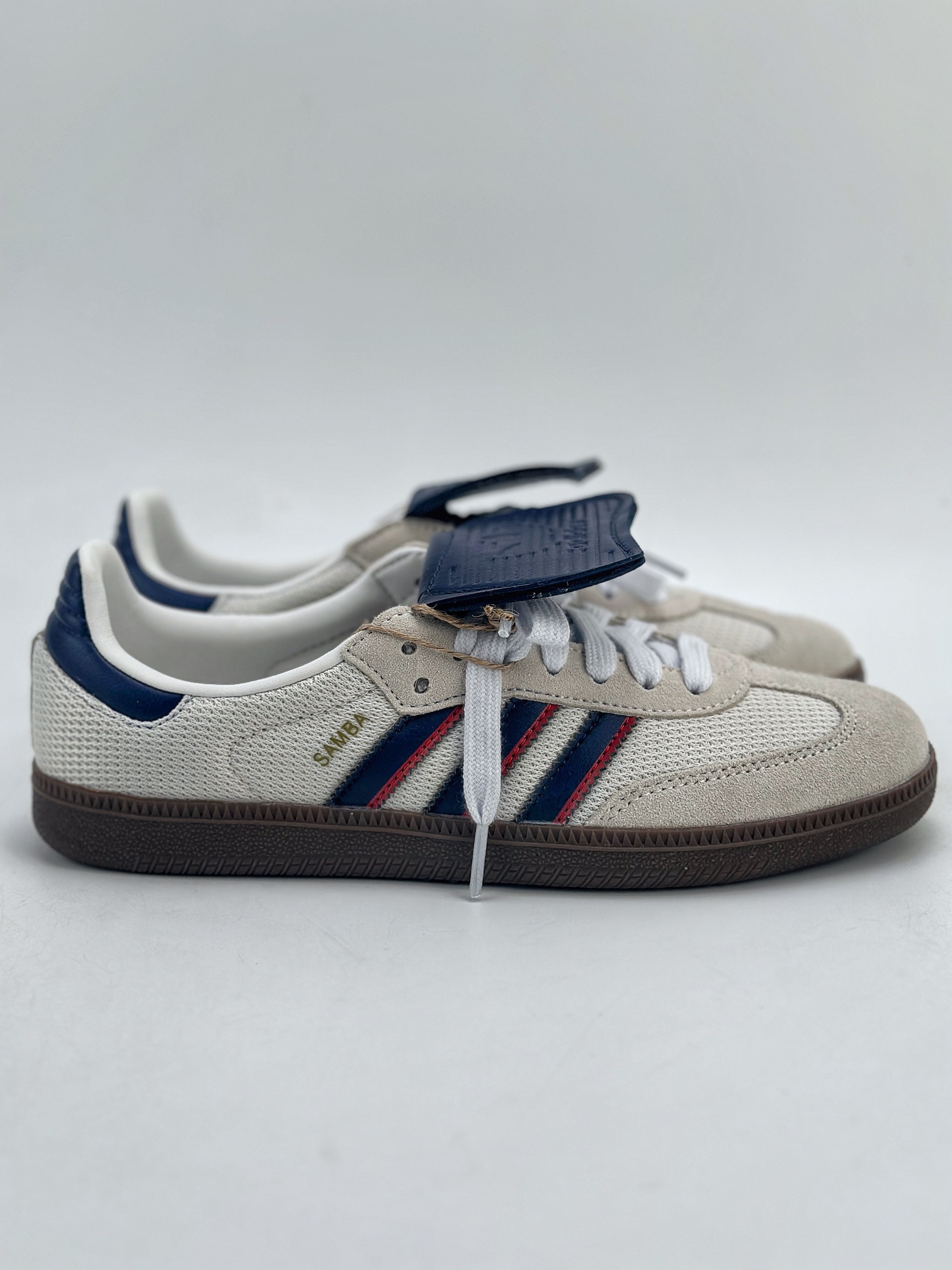 150 adidas originals Samba LT 白藏蓝桑巴舞系列复古经典轻便板鞋 IE9169