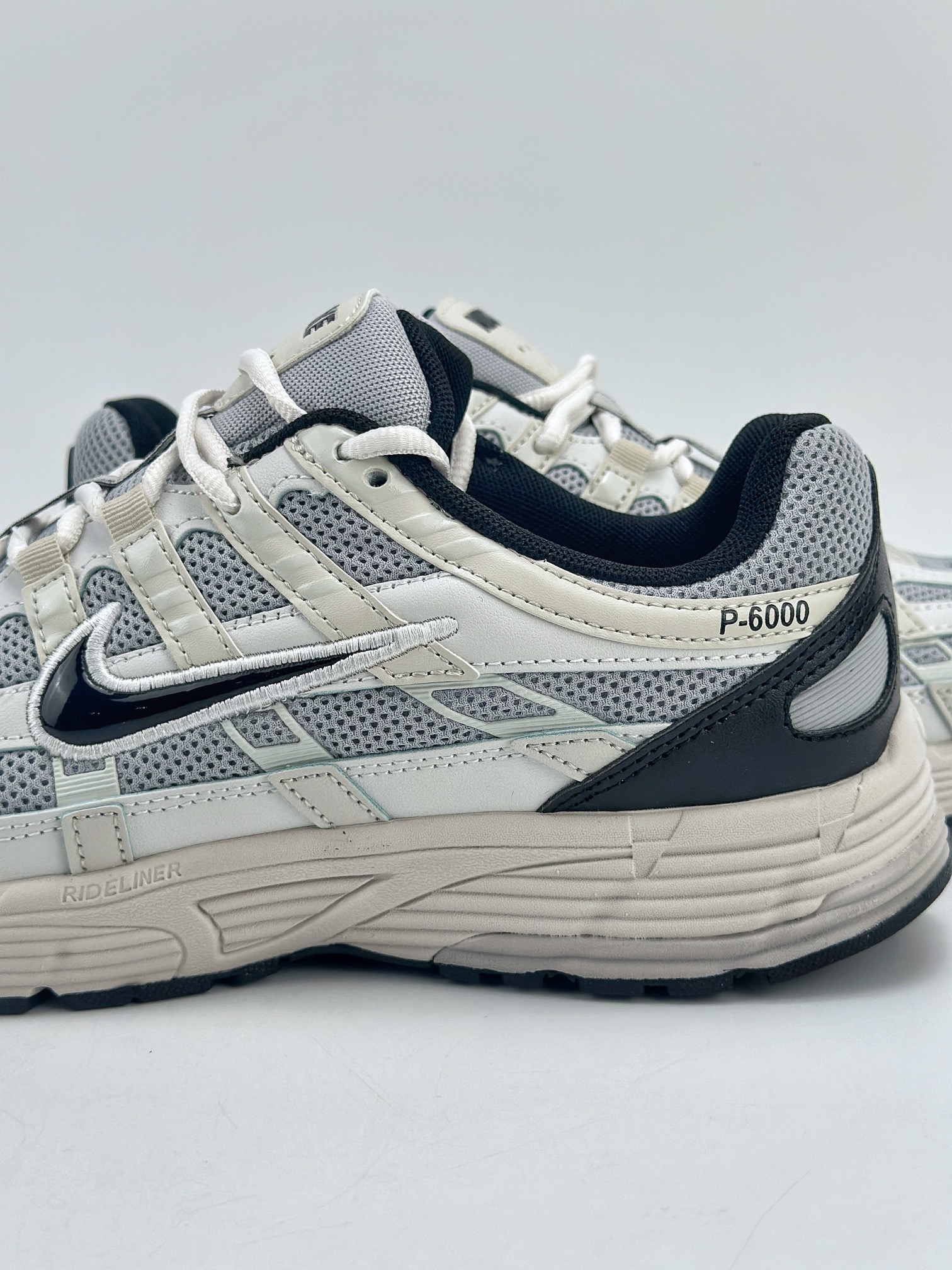 210 Nike P-6000 Initiator Running 耐克INS 白黑 复古休闲运动老爹鞋 HJ3488-001