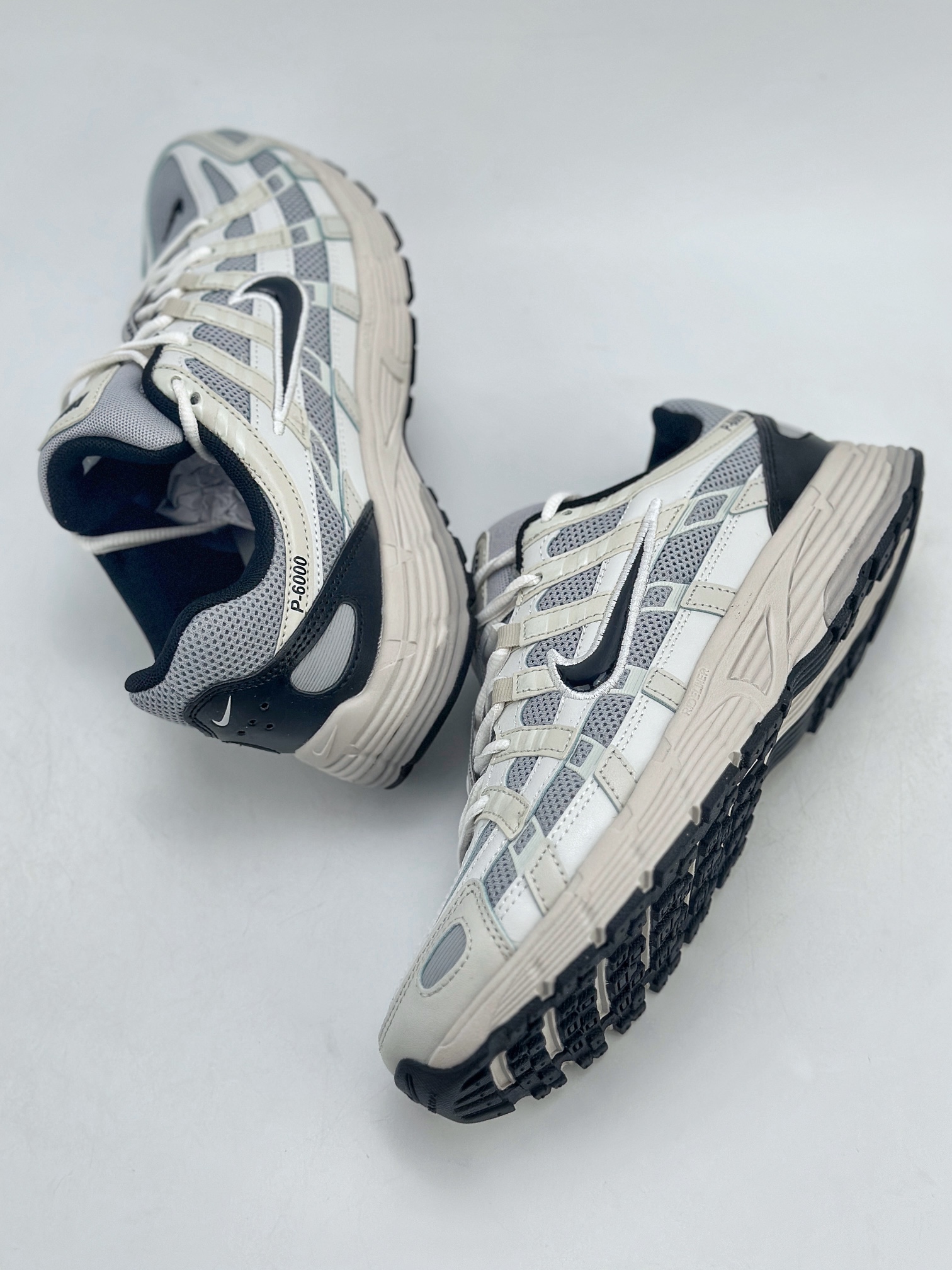 210 Nike P-6000 Initiator Running 耐克INS 白黑 复古休闲运动老爹鞋 HJ3488-001