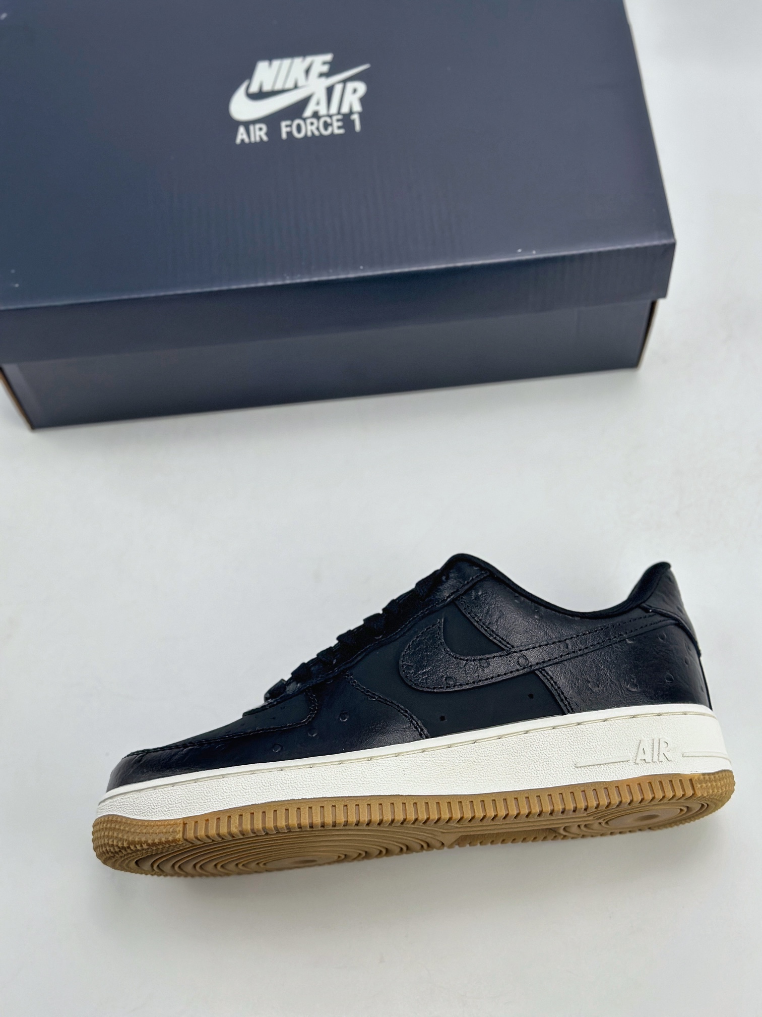 200 Nike Air Force 1 Low 07 ”Blcck Ostrich” 黑 DZ2708-002