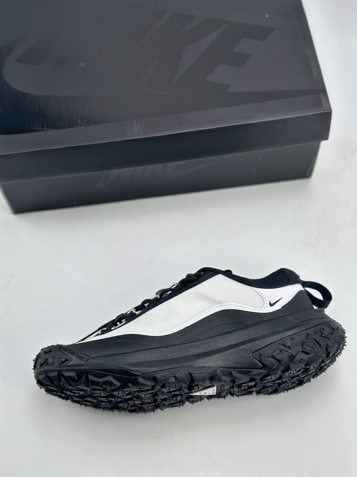 200 NK ACG MOUNTAIN FLY 2 LOW 外户登山列系越跑低帮休闲动运徒步鞋 FZ3311-101