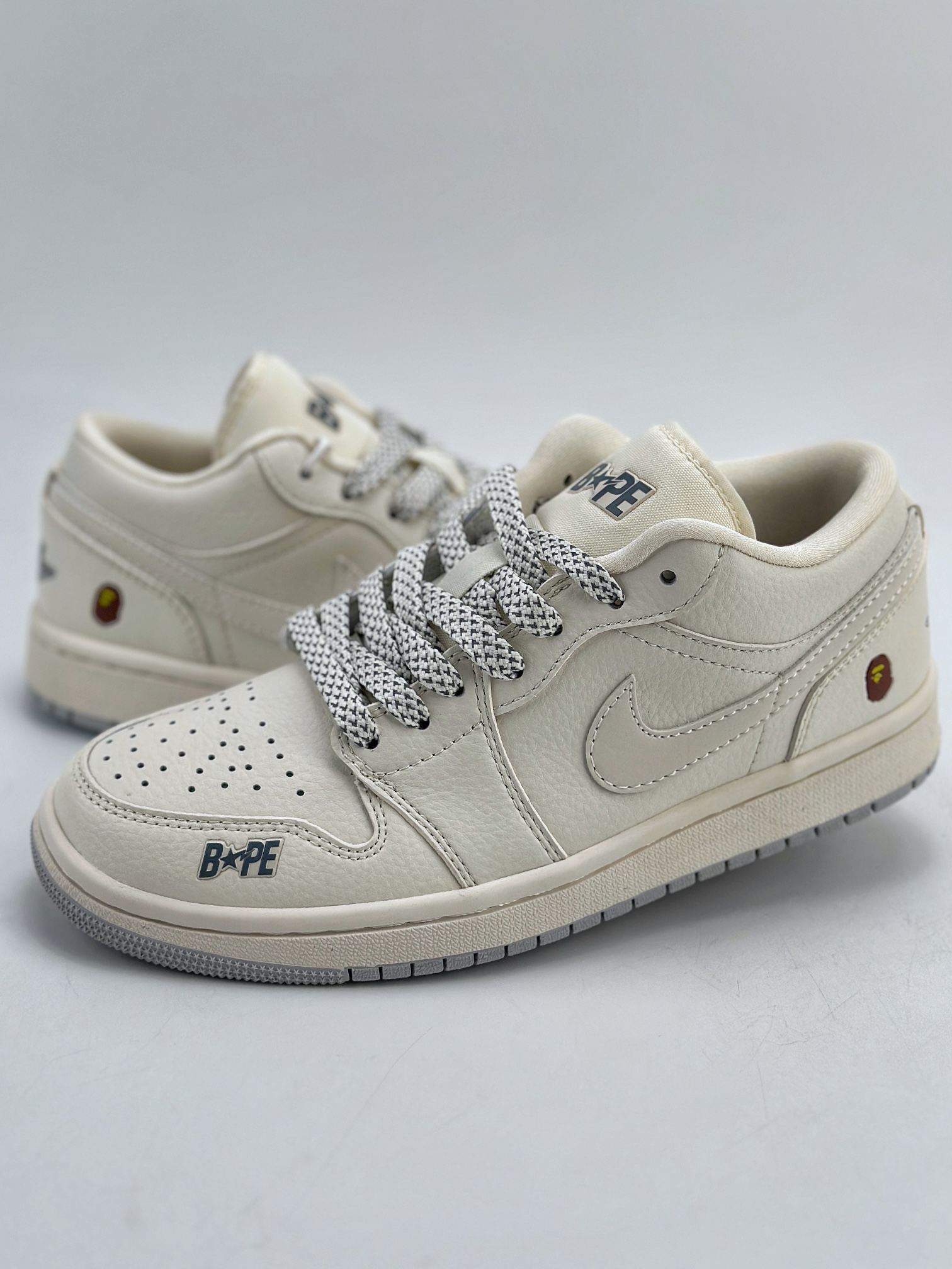 280 Air Jordan 1 Retro Low x BAPE 米白满天星 WG8850-003