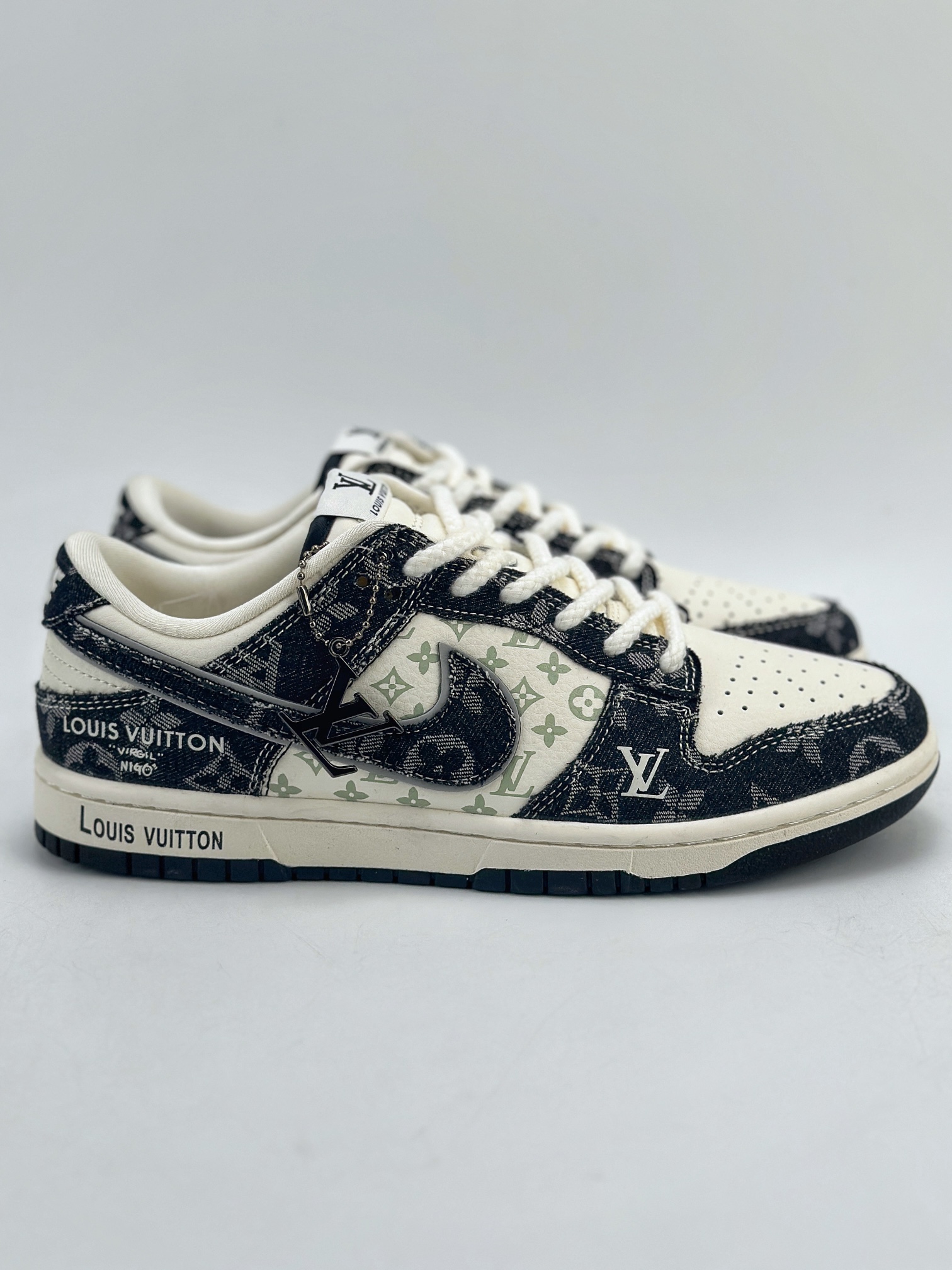 280 Nike SB Dunk Low x Louis Vuitton 白黑牛仔布 SJ2068-256