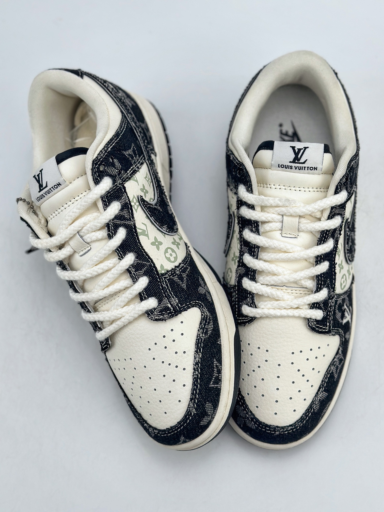 280 Nike SB Dunk Low x Louis Vuitton 白黑牛仔布 SJ2068-256