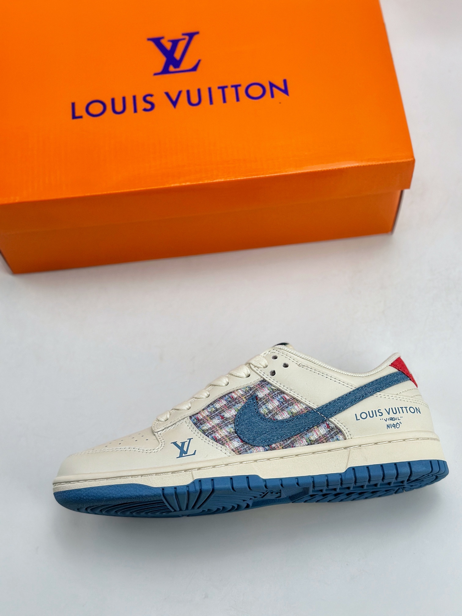 280 Nike SB Dunk Low x Louis Vuitton 白蓝小香风 XX2025-323