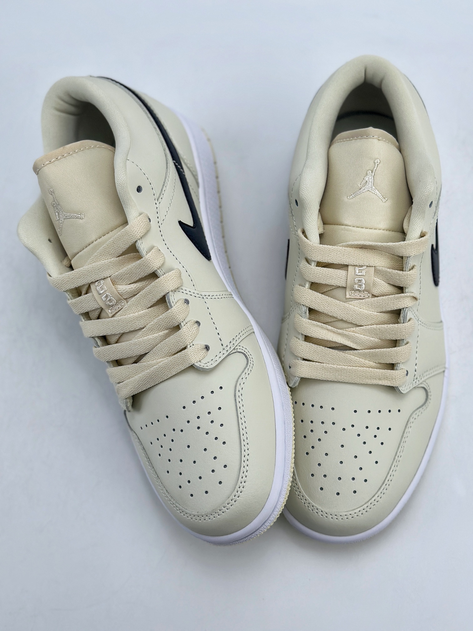 220 外贸版 Air Jordan 1 Retro Low ”coconut milk” 奶油 DC0774-121