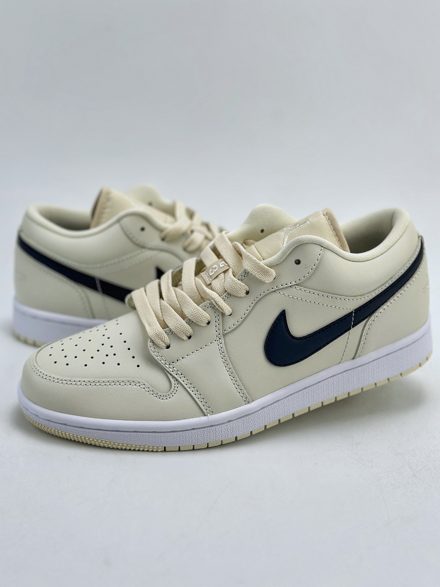 220 外贸版 Air Jordan 1 Retro Low ”coconut milk” 奶油 DC0774-121