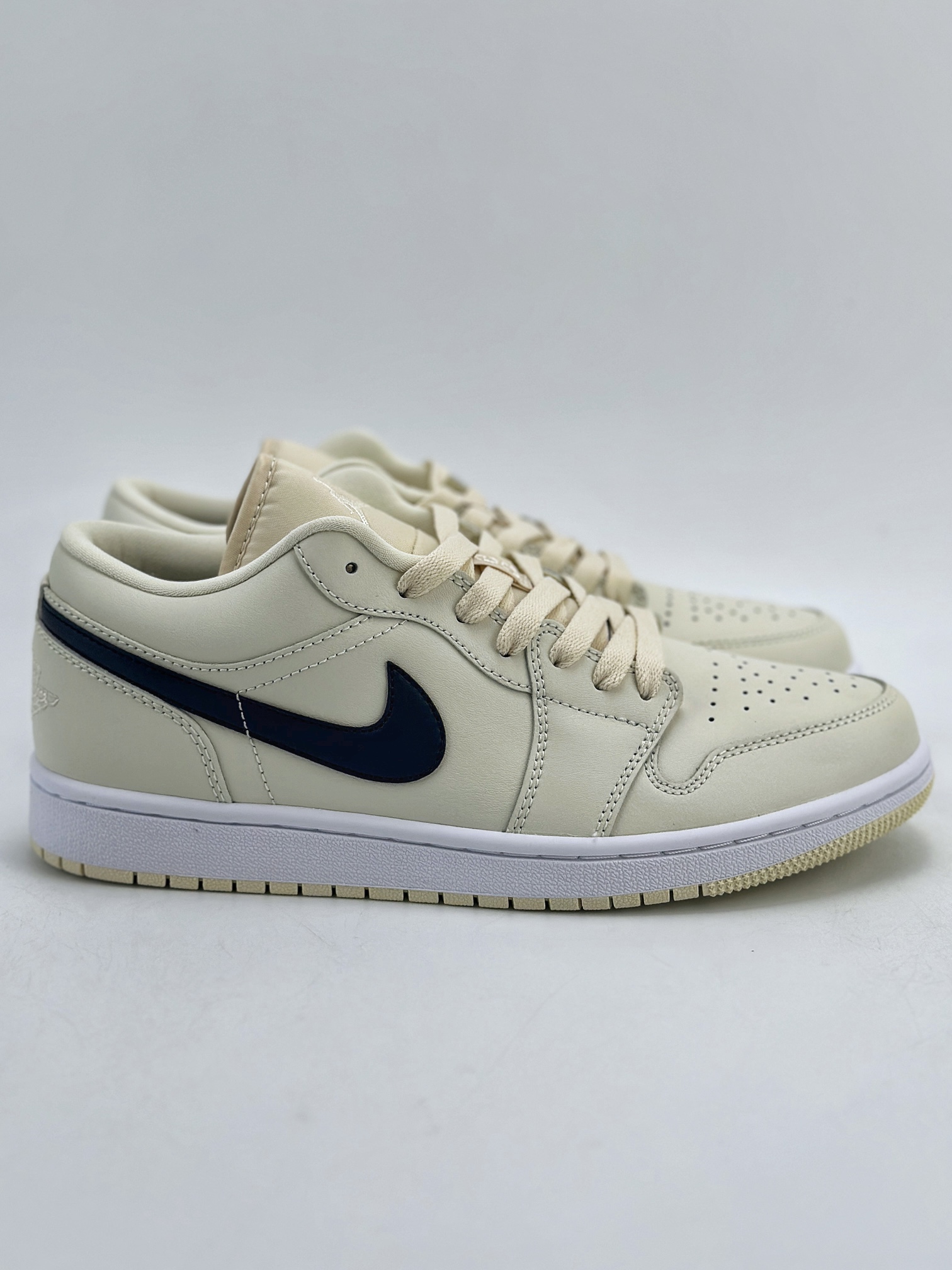 220 外贸版 Air Jordan 1 Retro Low ”coconut milk” 奶油 DC0774-121