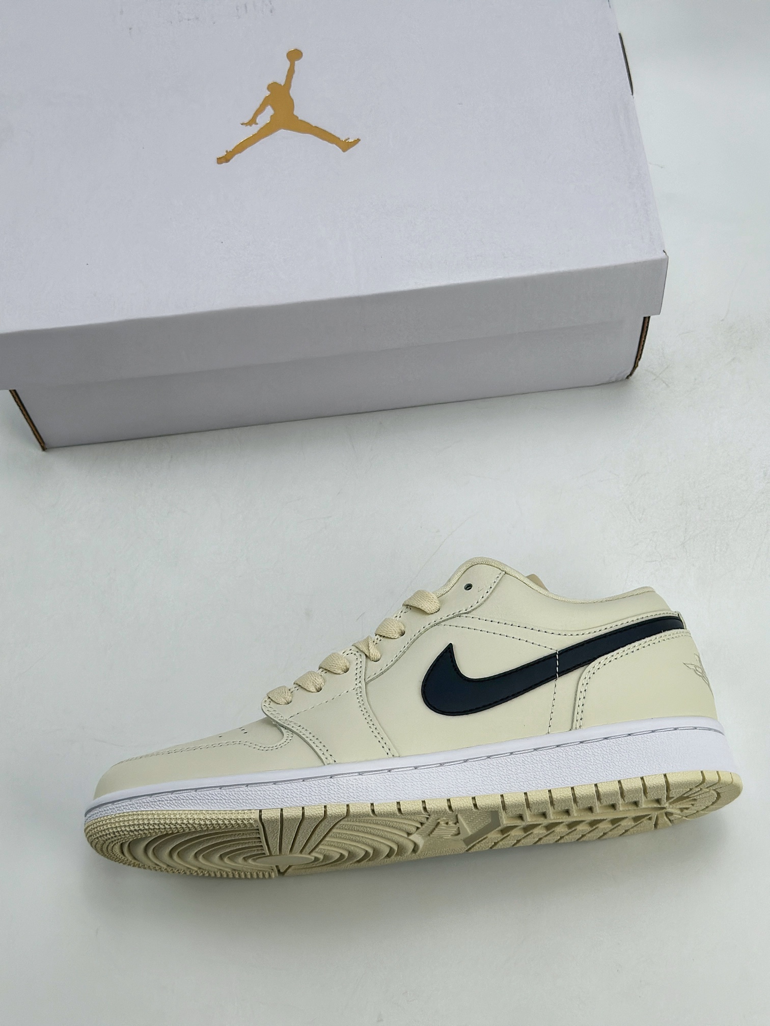 220 外贸版 Air Jordan 1 Retro Low ”coconut milk” 奶油 DC0774-121