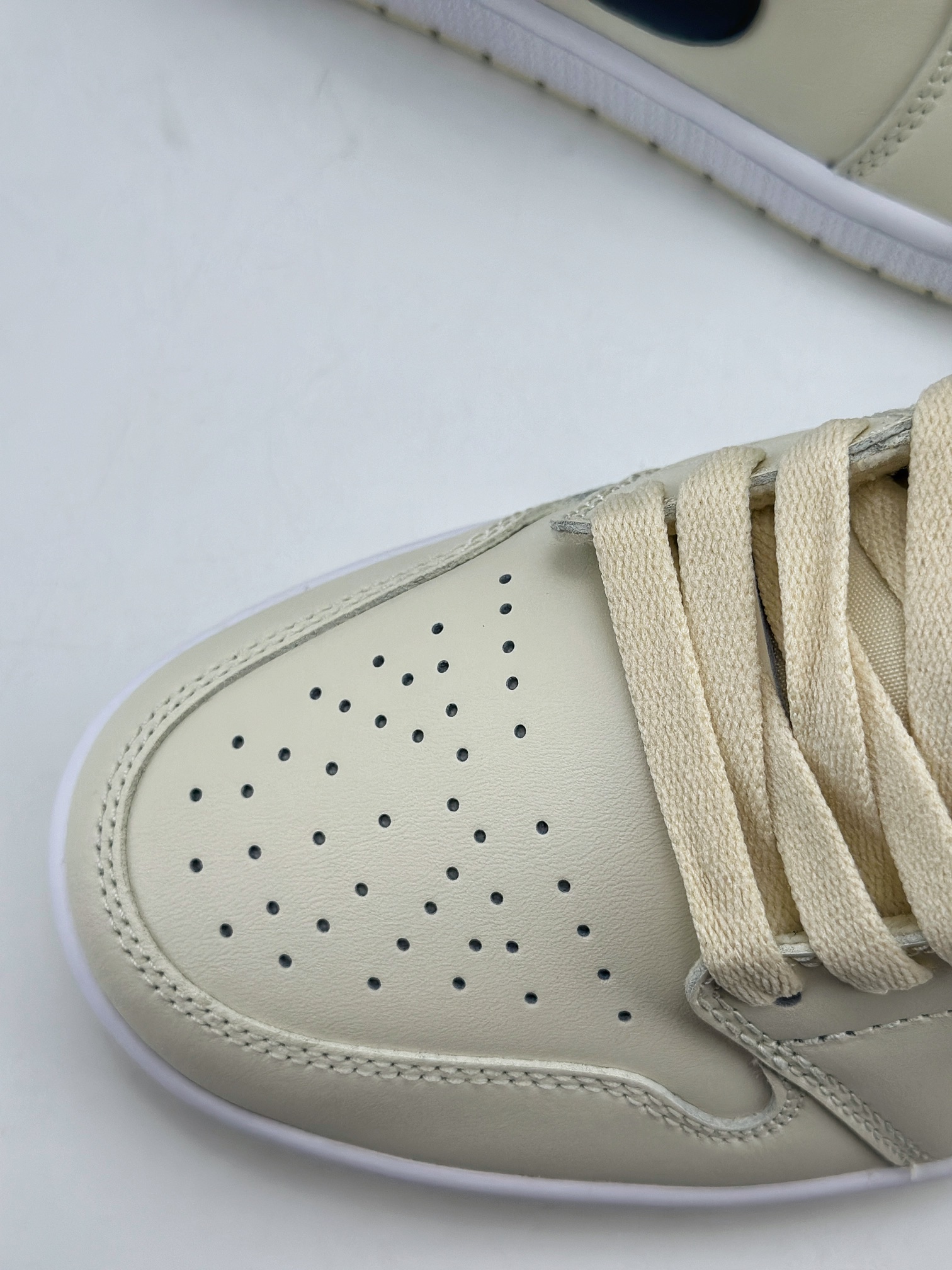 220 外贸版 Air Jordan 1 Retro Low ”coconut milk” 奶油 DC0774-121