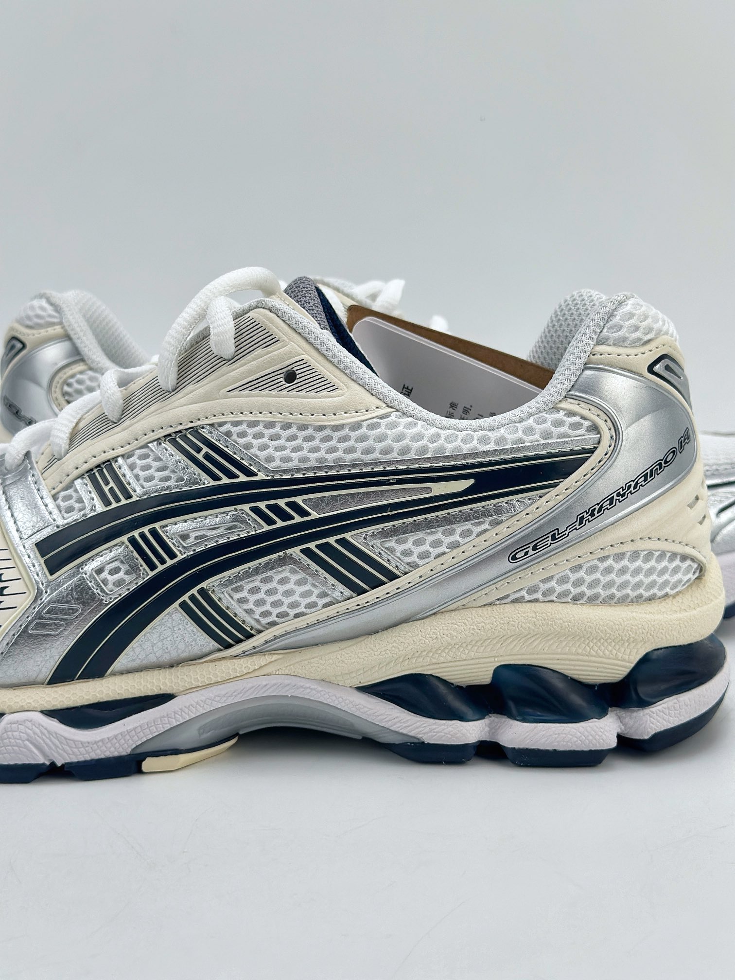 200 Asics Gel-Kayano 14 版本 亚瑟士运动休闲透气专业跑鞋  1201A056-109