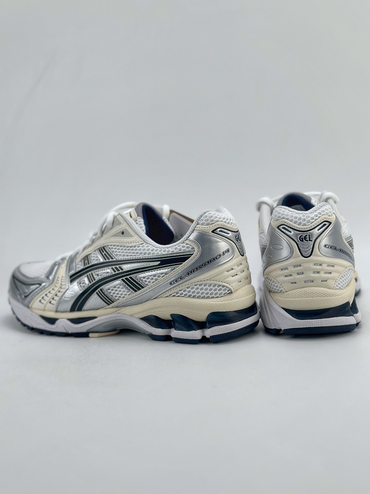 200 Asics Gel-Kayano 14 版本 亚瑟士运动休闲透气专业跑鞋  1201A056-109