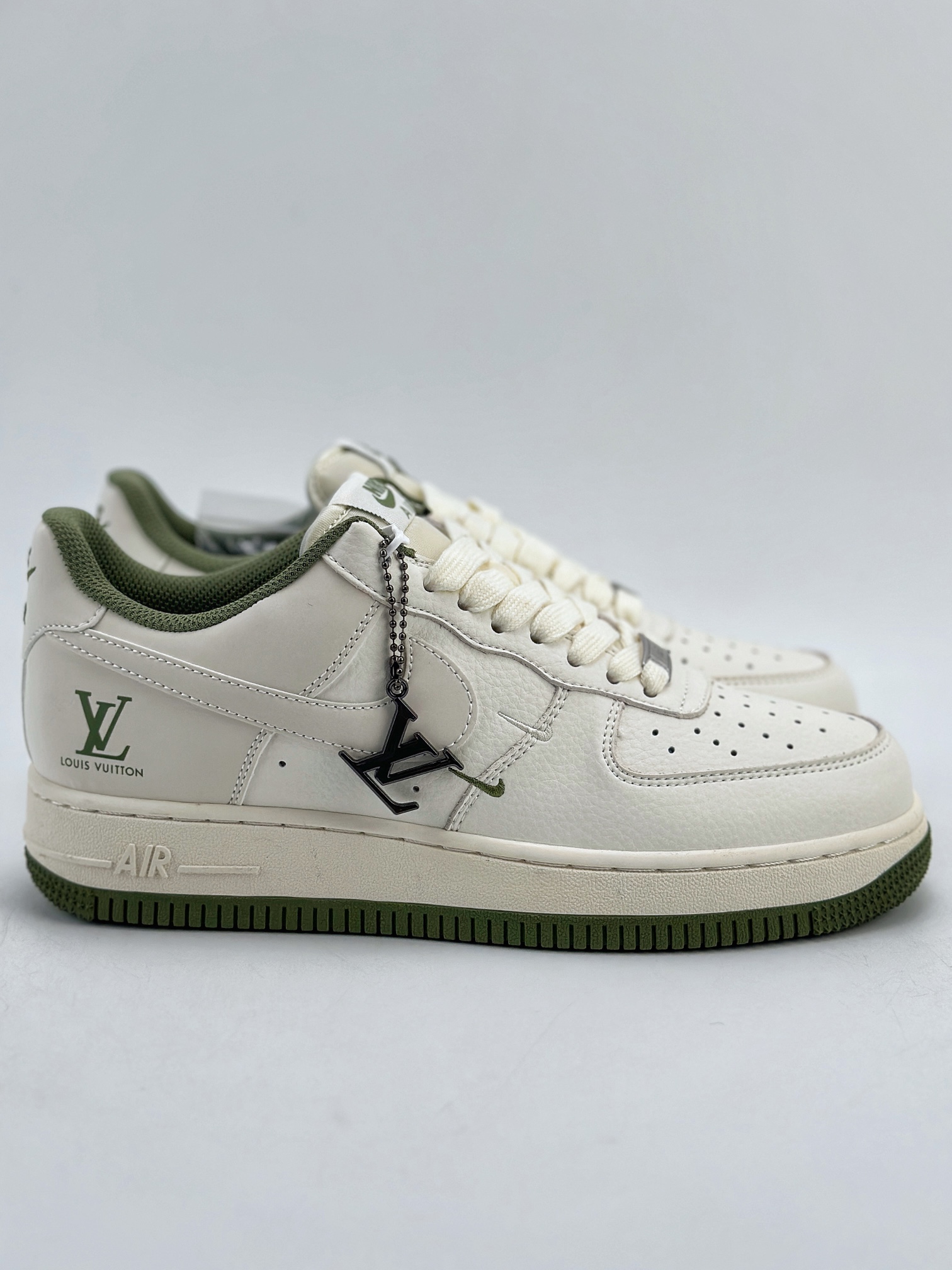 260 Nike Air Force 1 Low 07 x Louis Vuitton 白绿双钩 XZ6188-003