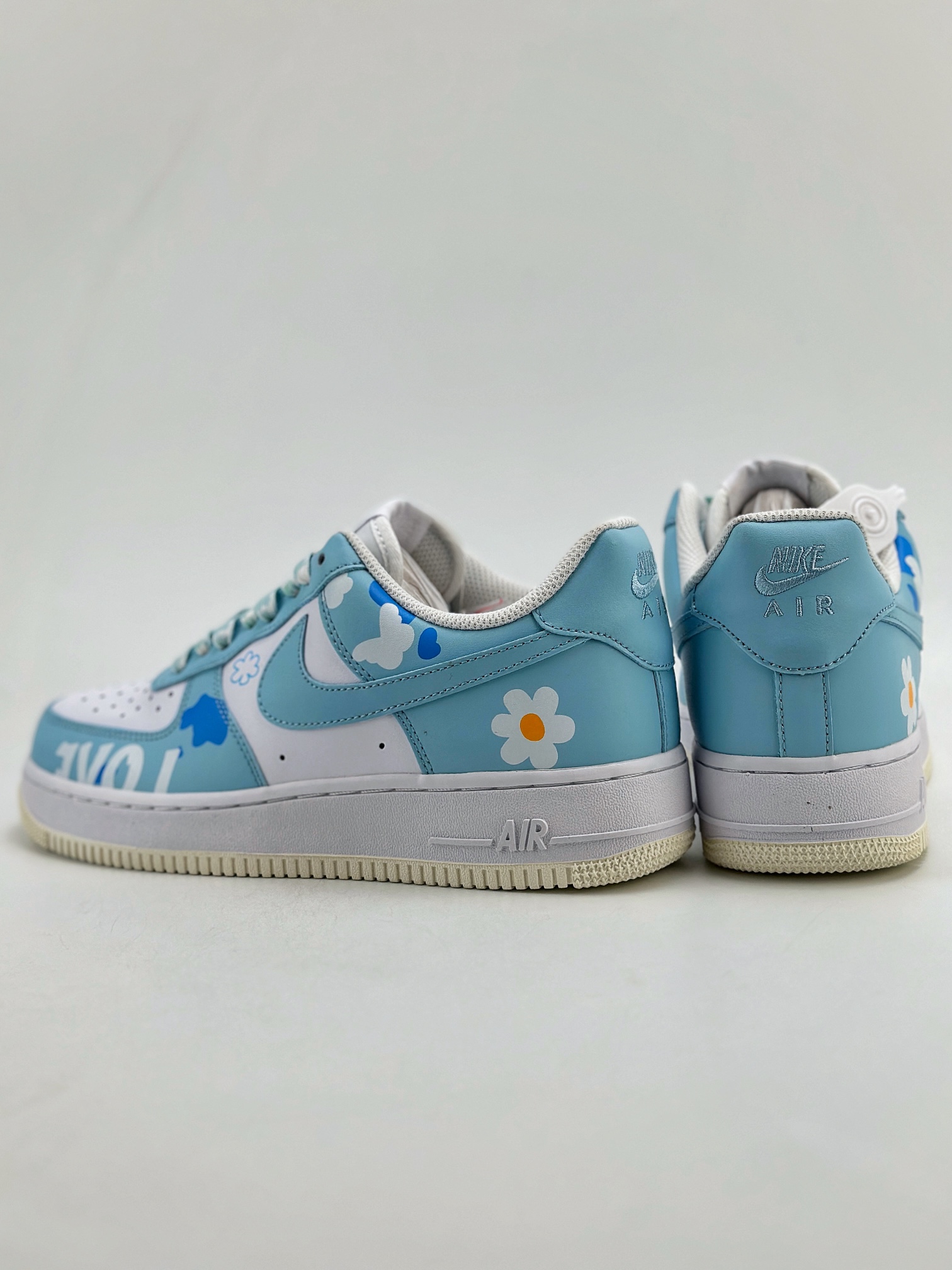 260 Nike Air Force 1 Low 07 野鹤制造 复古女孩 蝴蝶小花 CW2288-661
