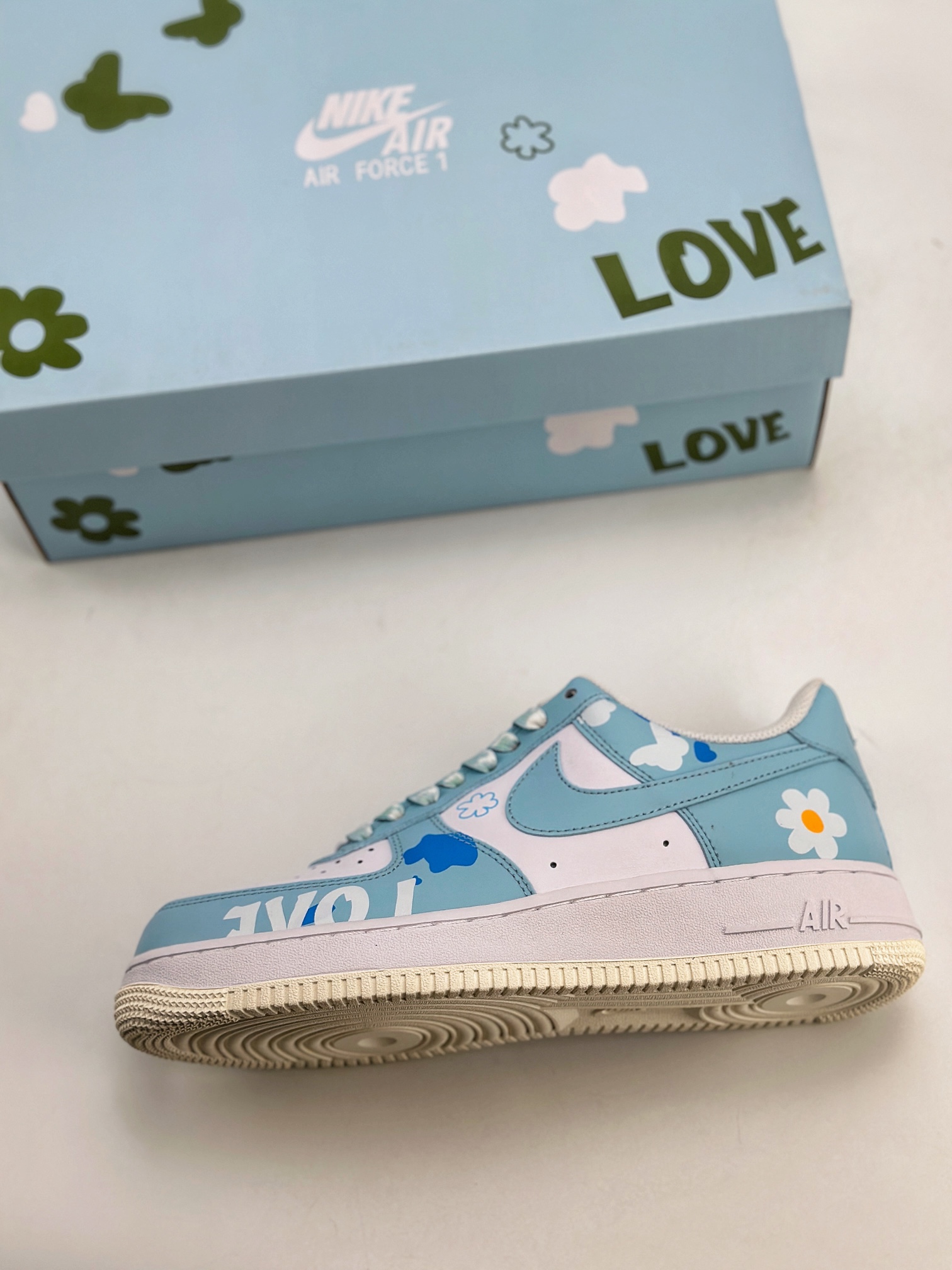 260 Nike Air Force 1 Low 07 野鹤制造 复古女孩 蝴蝶小花 CW2288-661