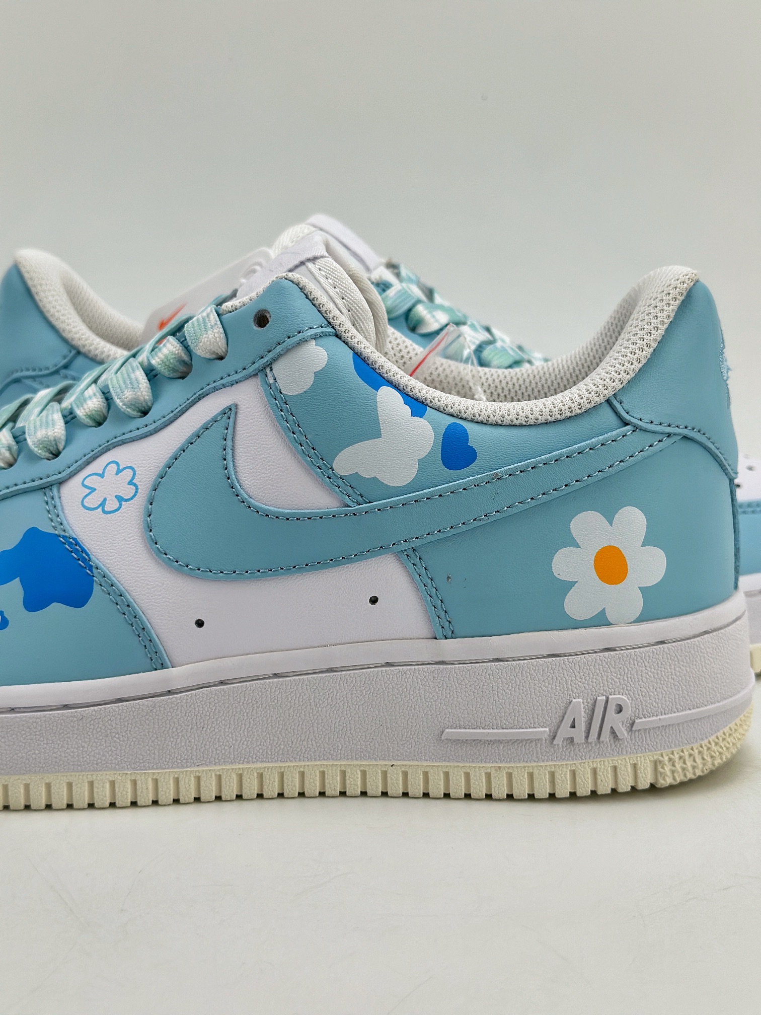260 Nike Air Force 1 Low 07 野鹤制造 复古女孩 蝴蝶小花 CW2288-661