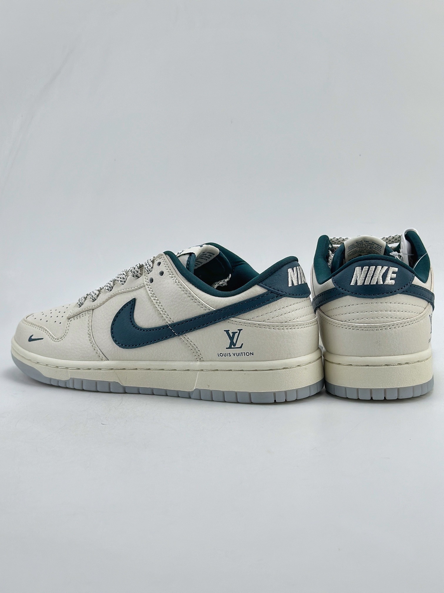 280 Nike SB Dunk Low x Louis Vuitton 白藏青满天星 CF3688-004