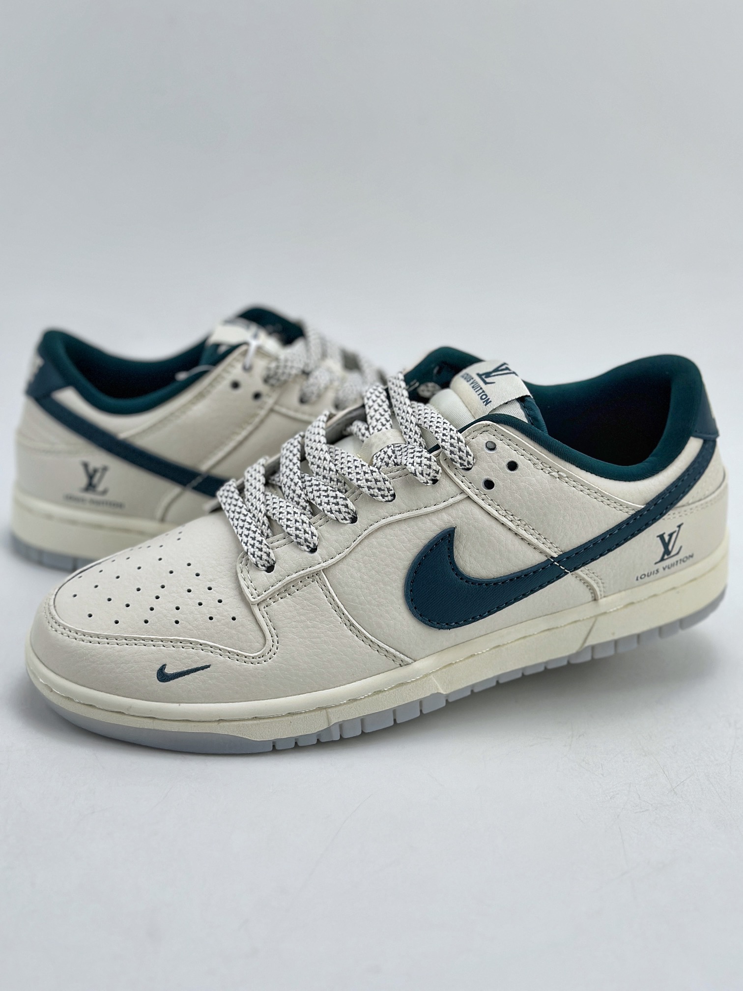 280 Nike SB Dunk Low x Louis Vuitton 白藏青满天星 CF3688-004