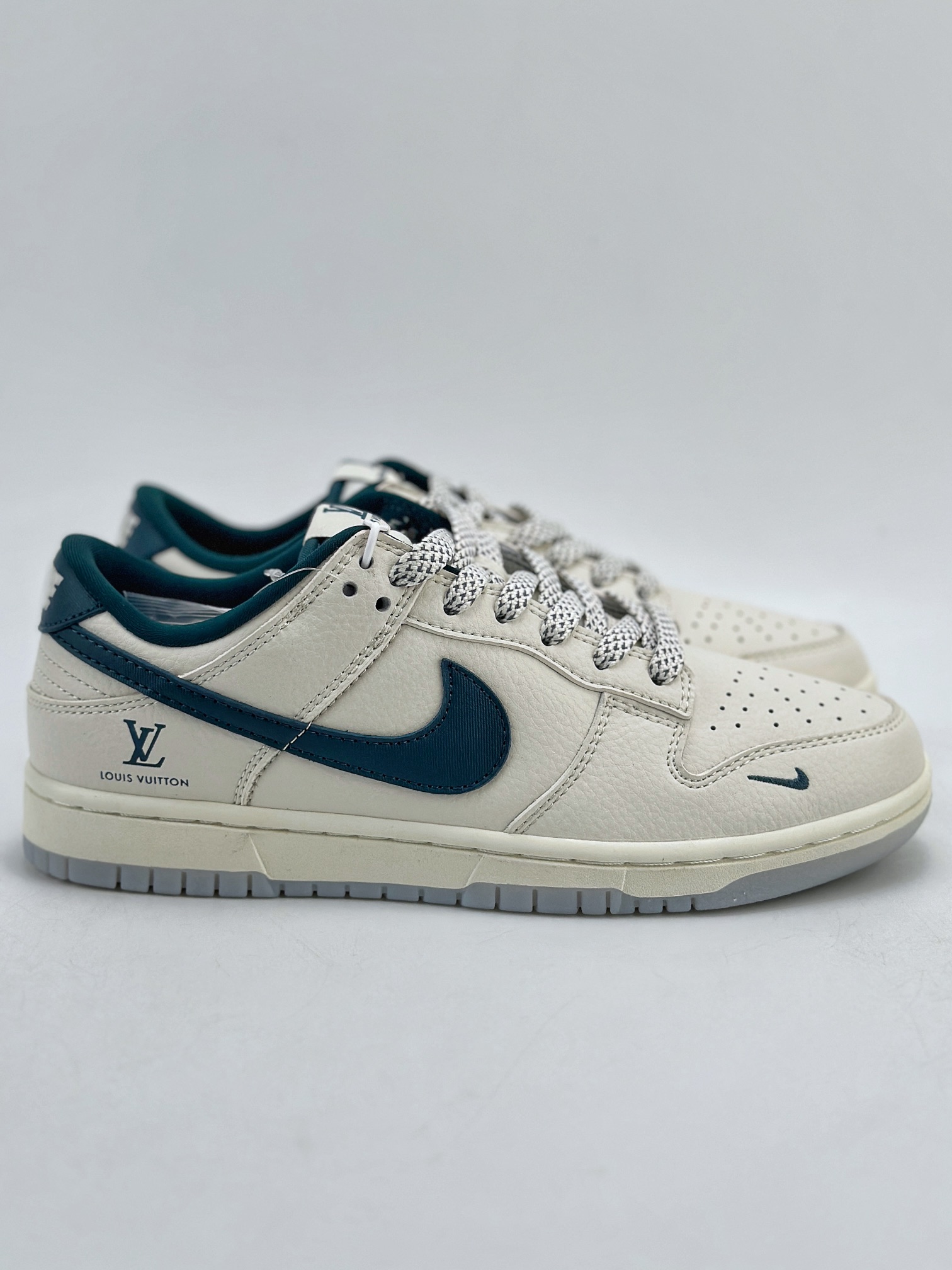 280 Nike SB Dunk Low x Louis Vuitton 白藏青满天星 CF3688-004