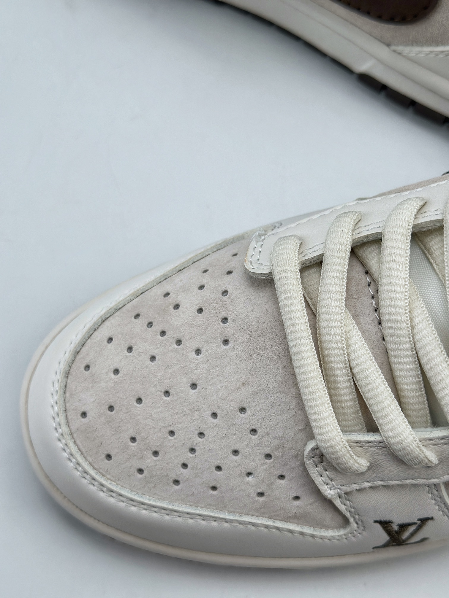 180 NIKE SB Dunk Low x Louis Vuitton 白棕 LV6188-001