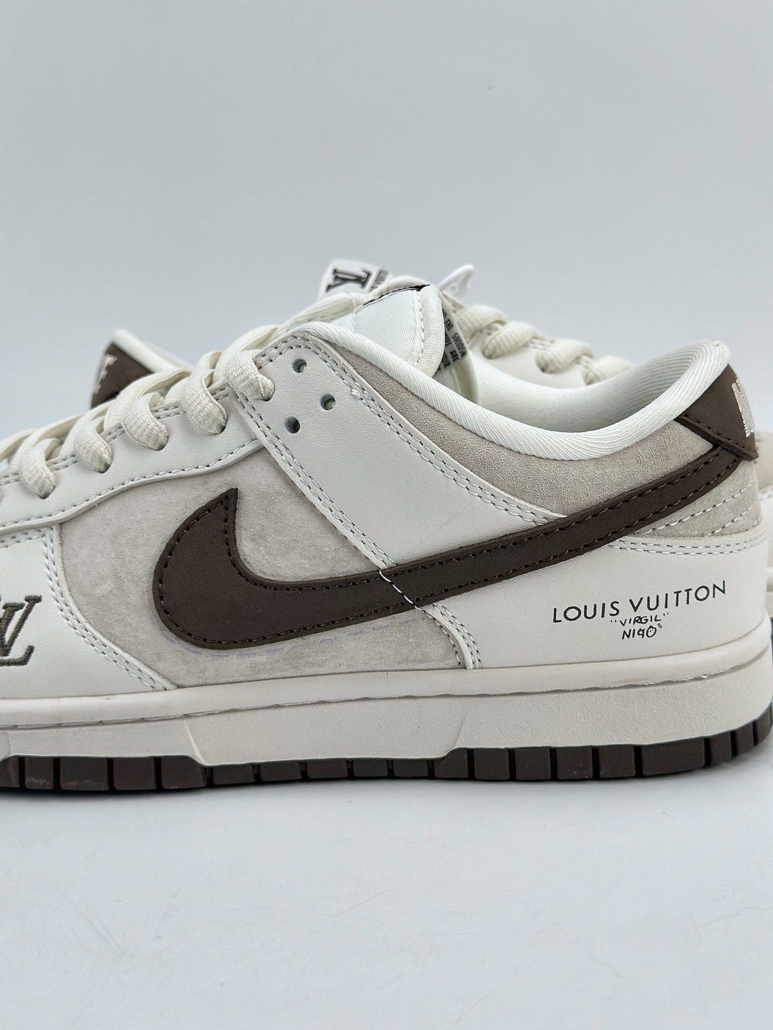 180 NIKE SB Dunk Low x Louis Vuitton 白棕 LV6188-001