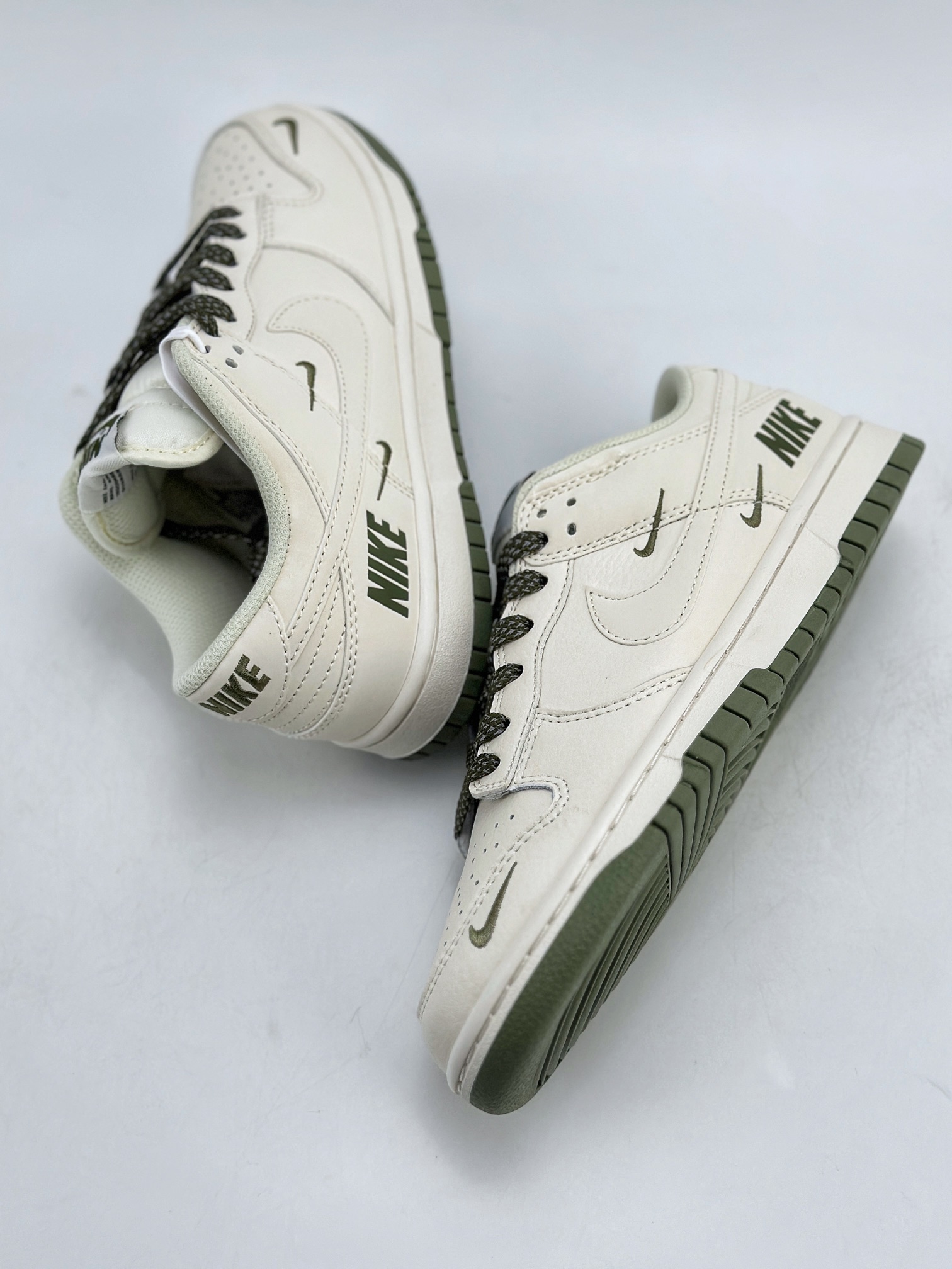 180 NIKE SB Dunk Low 白绿三钩满天星 NK5639-323