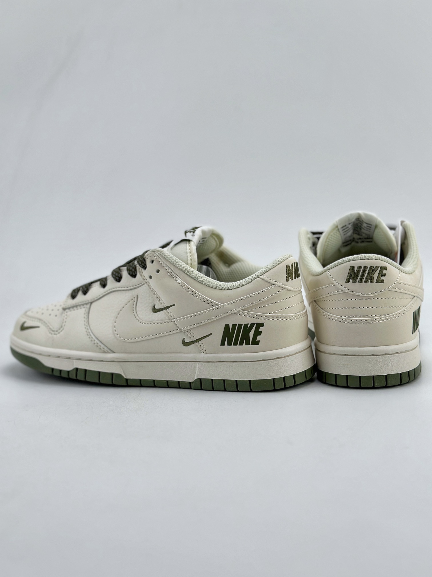 180 NIKE SB Dunk Low 白绿三钩满天星 NK5639-323