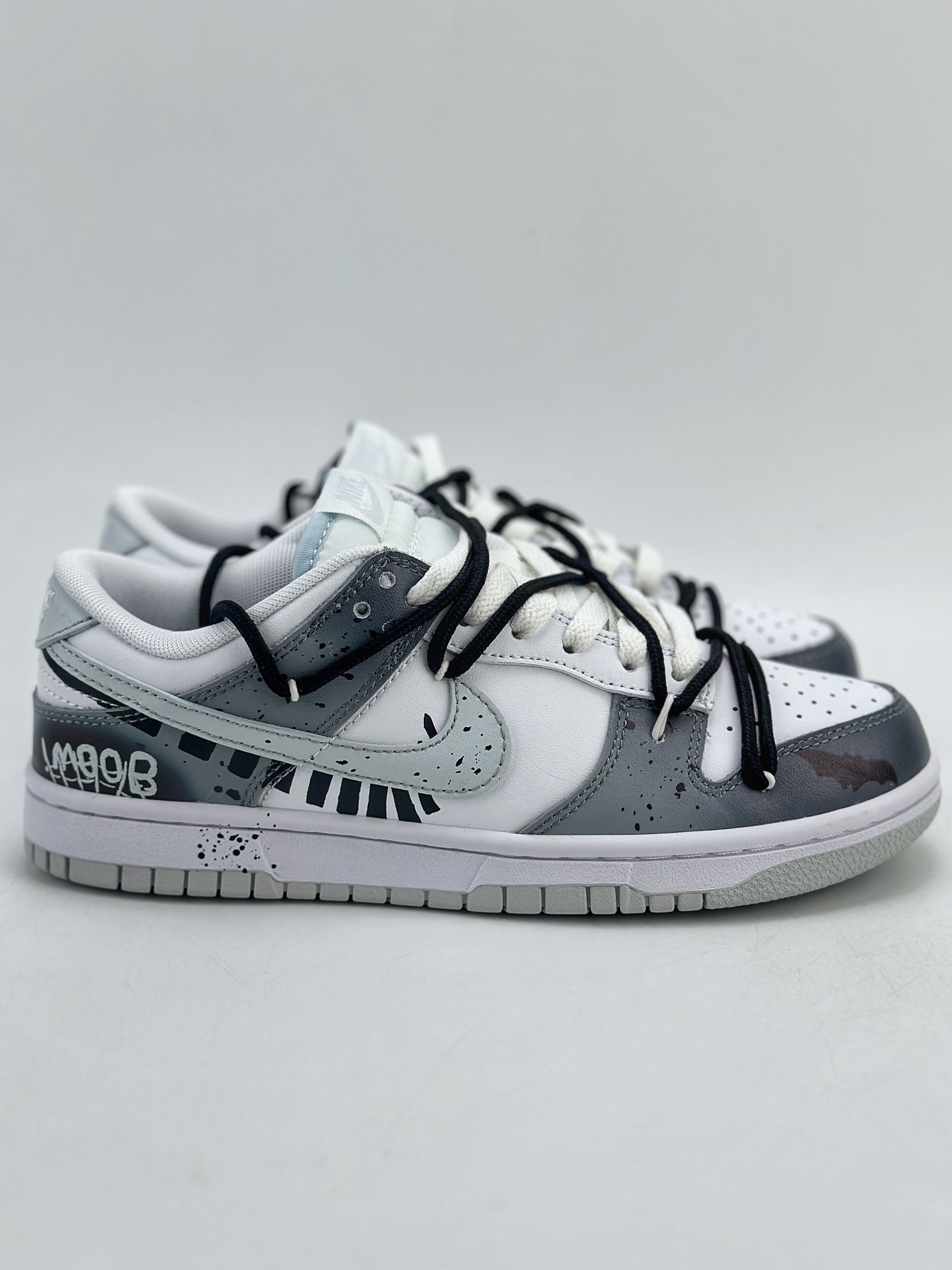 280 Nike SB Dunk Low 泼墨涂鸦 双钩 万圣节十字架白灰 DV0831-101