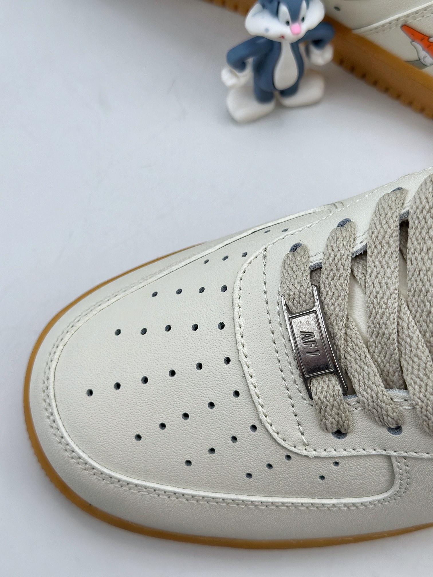 240 Nike Air Force 1 Low 07 兔八哥涂鸦米白生胶 XC2351-660