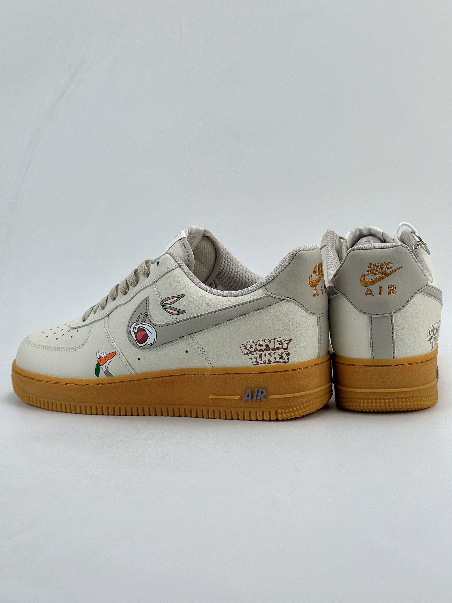 240 Nike Air Force 1 Low 07 兔八哥涂鸦米白生胶 XC2351-660