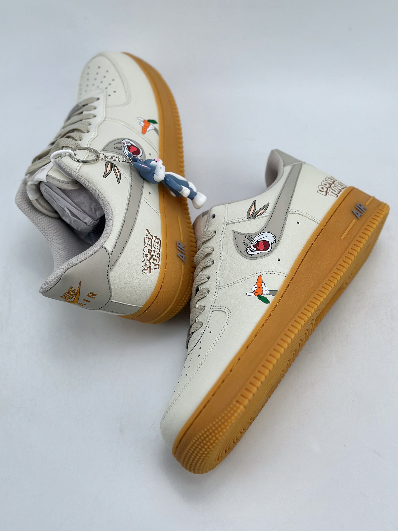 240 Nike Air Force 1 Low 07 兔八哥涂鸦米白生胶 XC2351-660