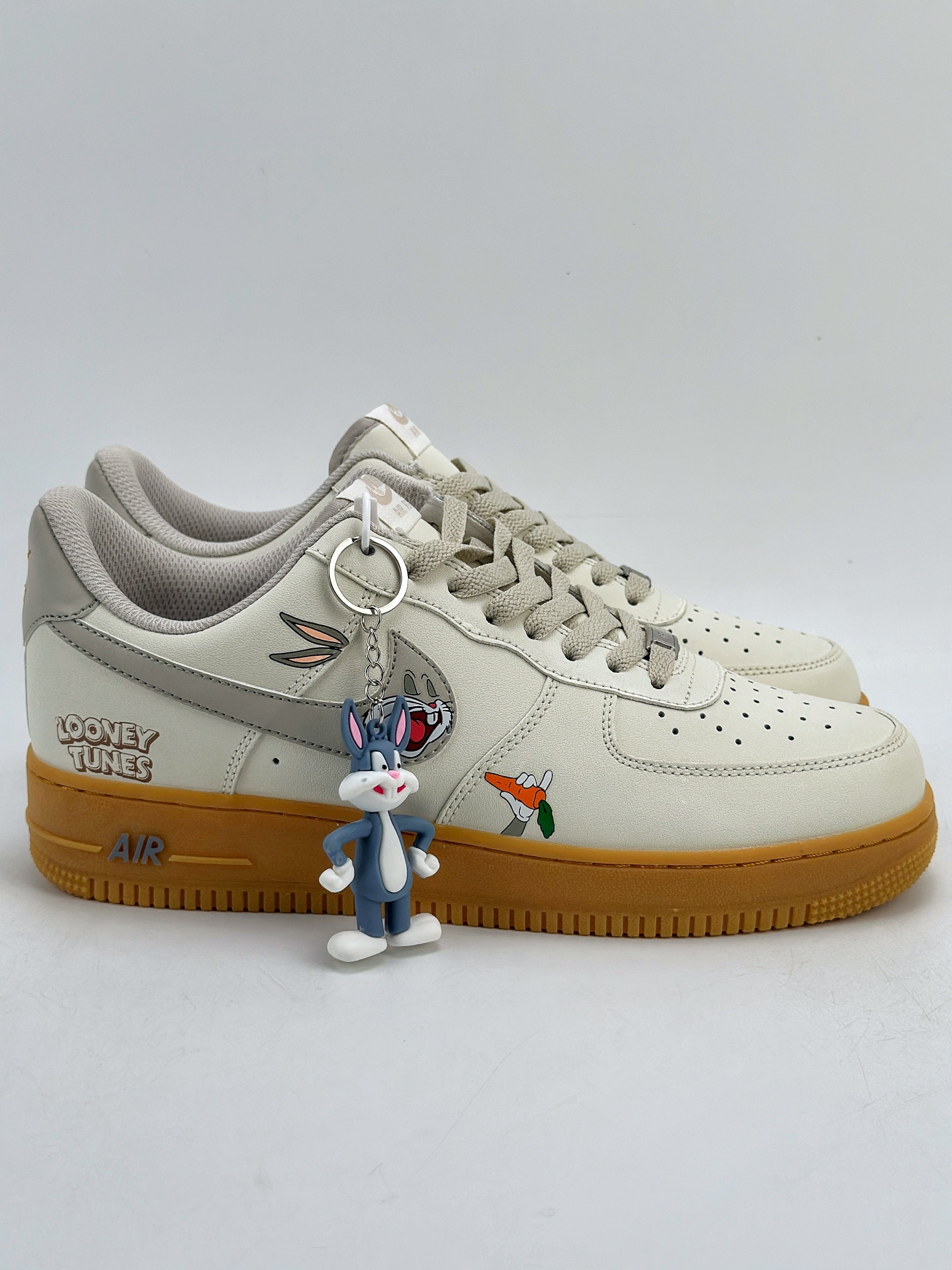 240 Nike Air Force 1 Low 07 兔八哥涂鸦米白生胶 XC2351-660